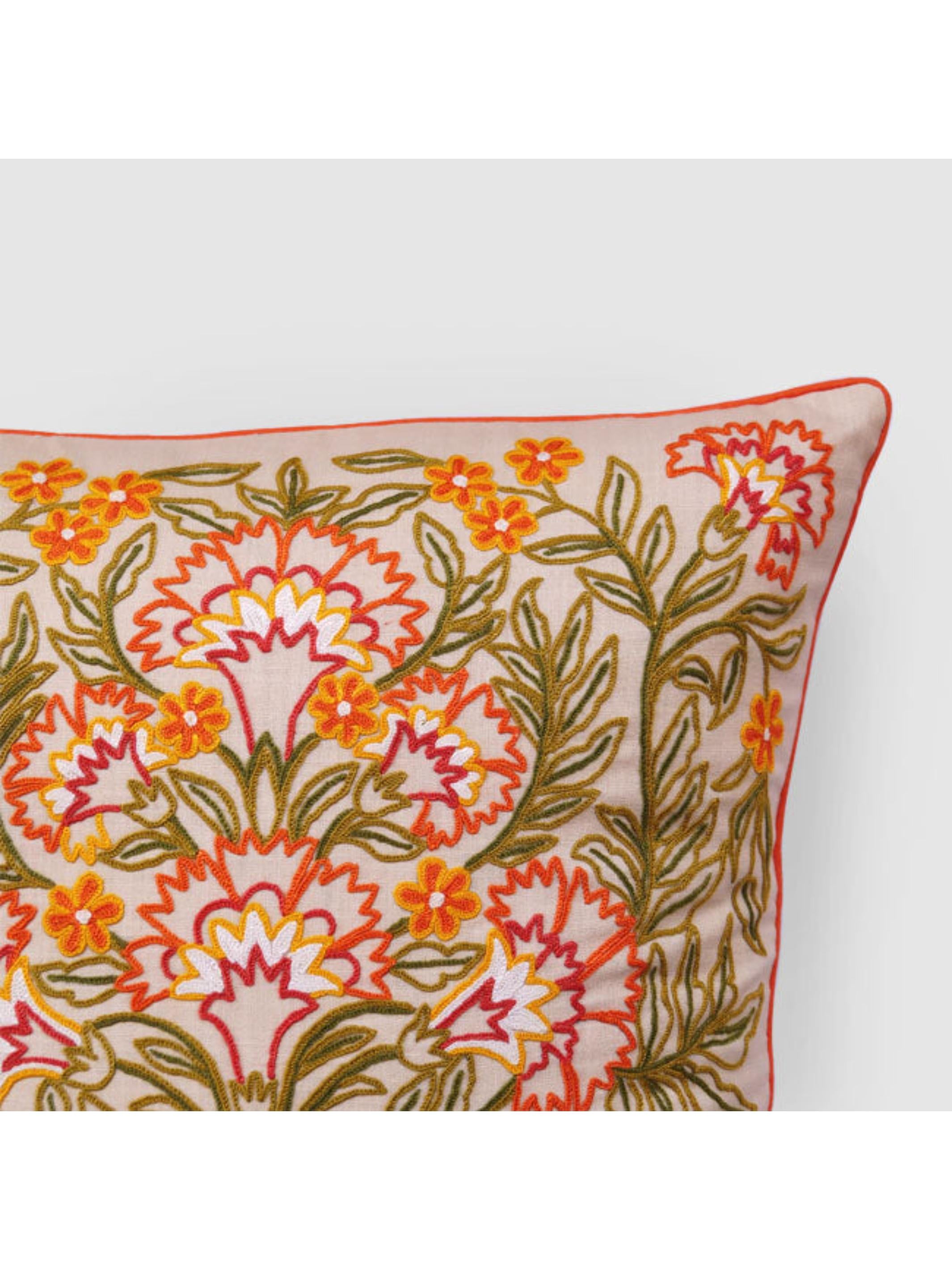 Cushion Cover - Dast-e-Gul Aari Embroidered Cream