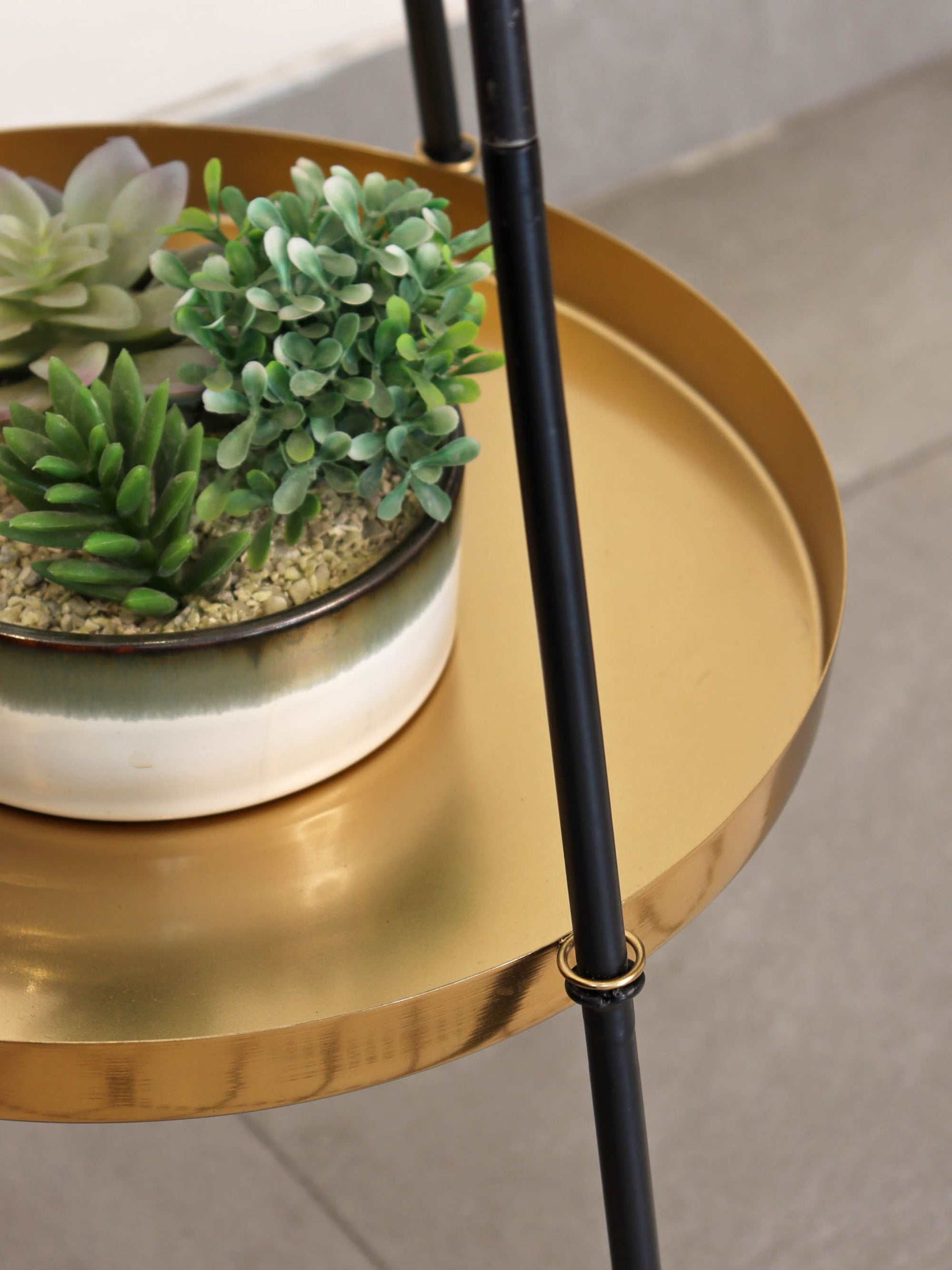 Muun Tripod Planter