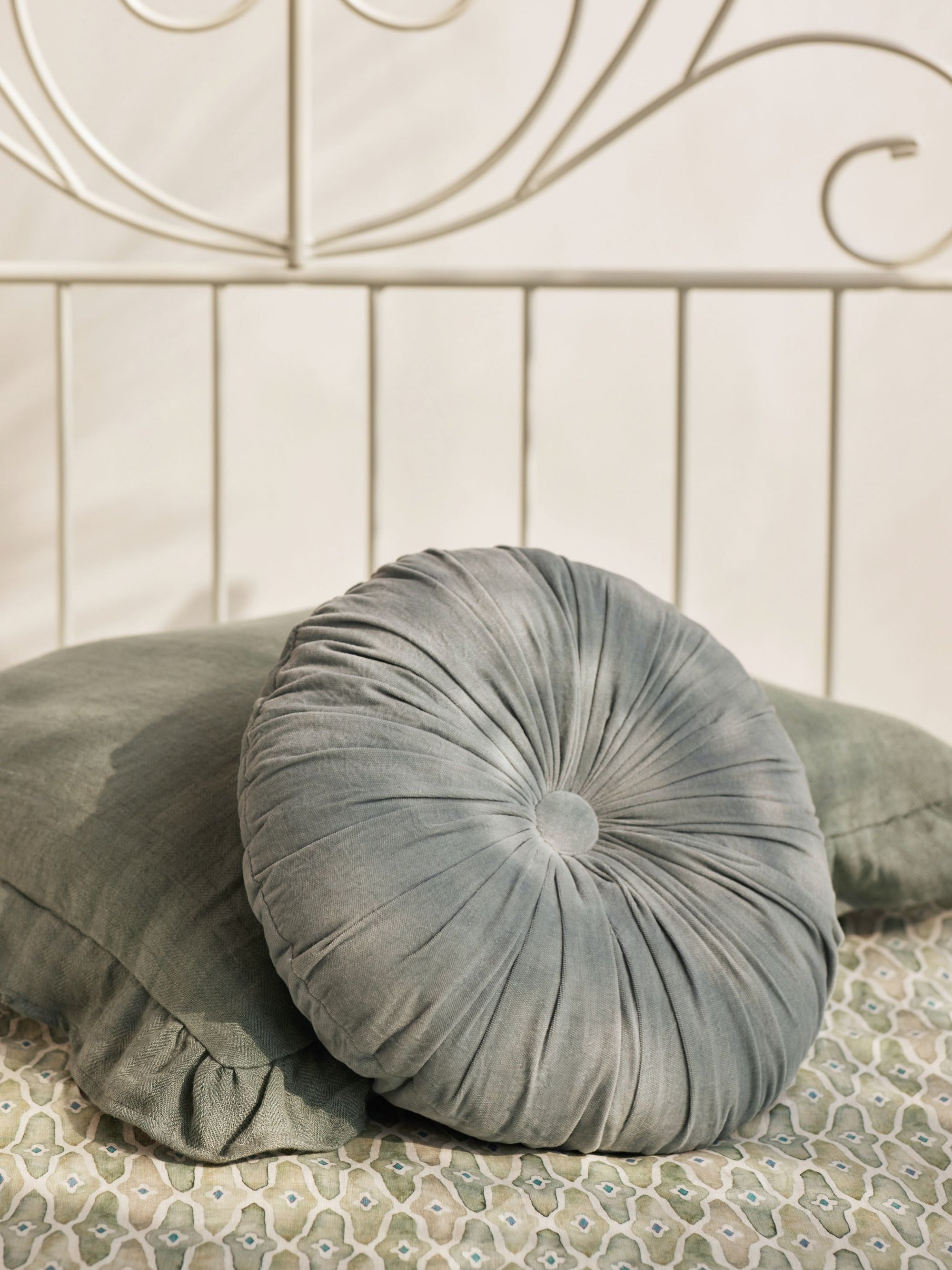Pillow Cover - Ruffle Linen