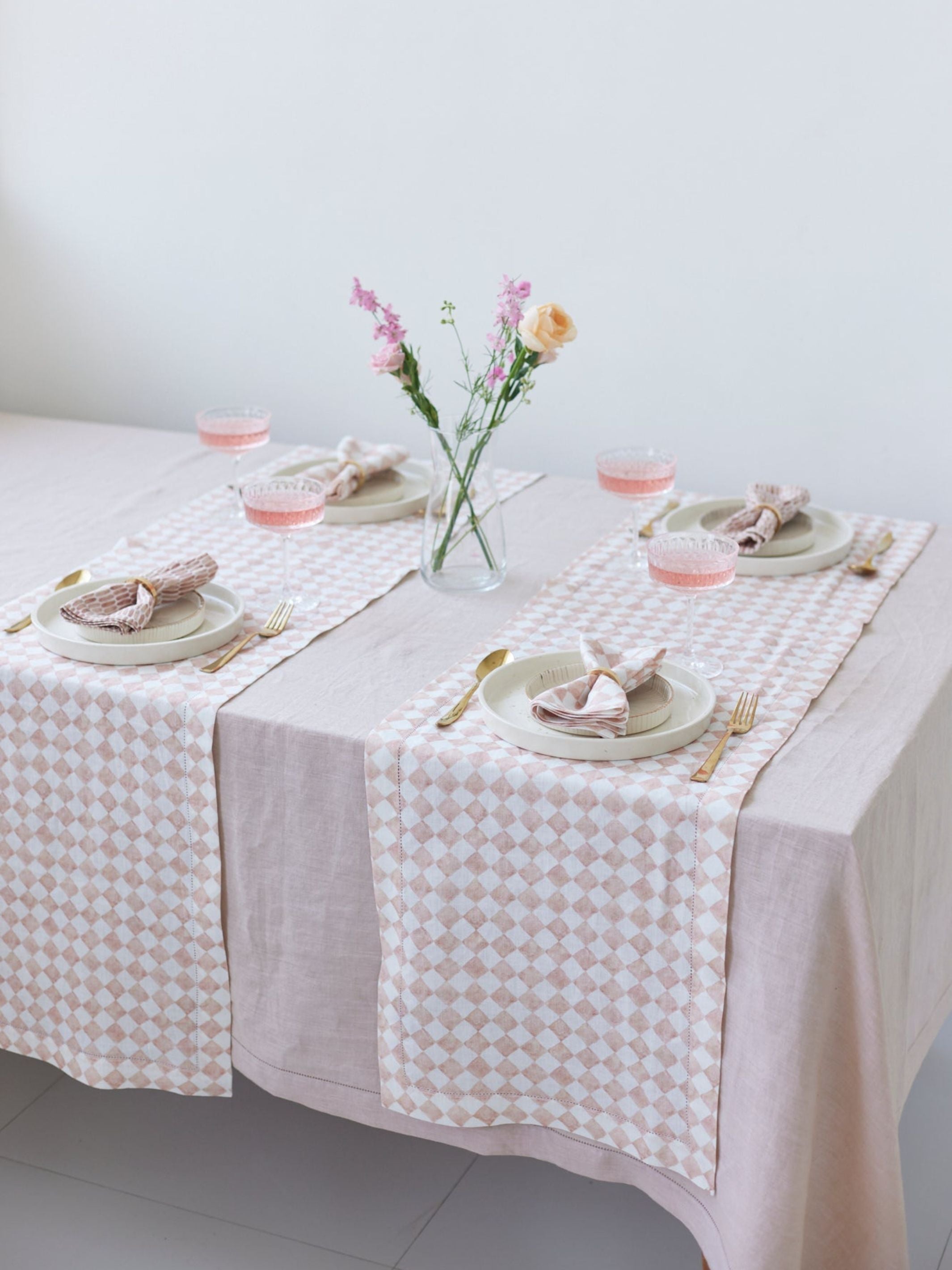 Linen Table Cover - Soft Pink