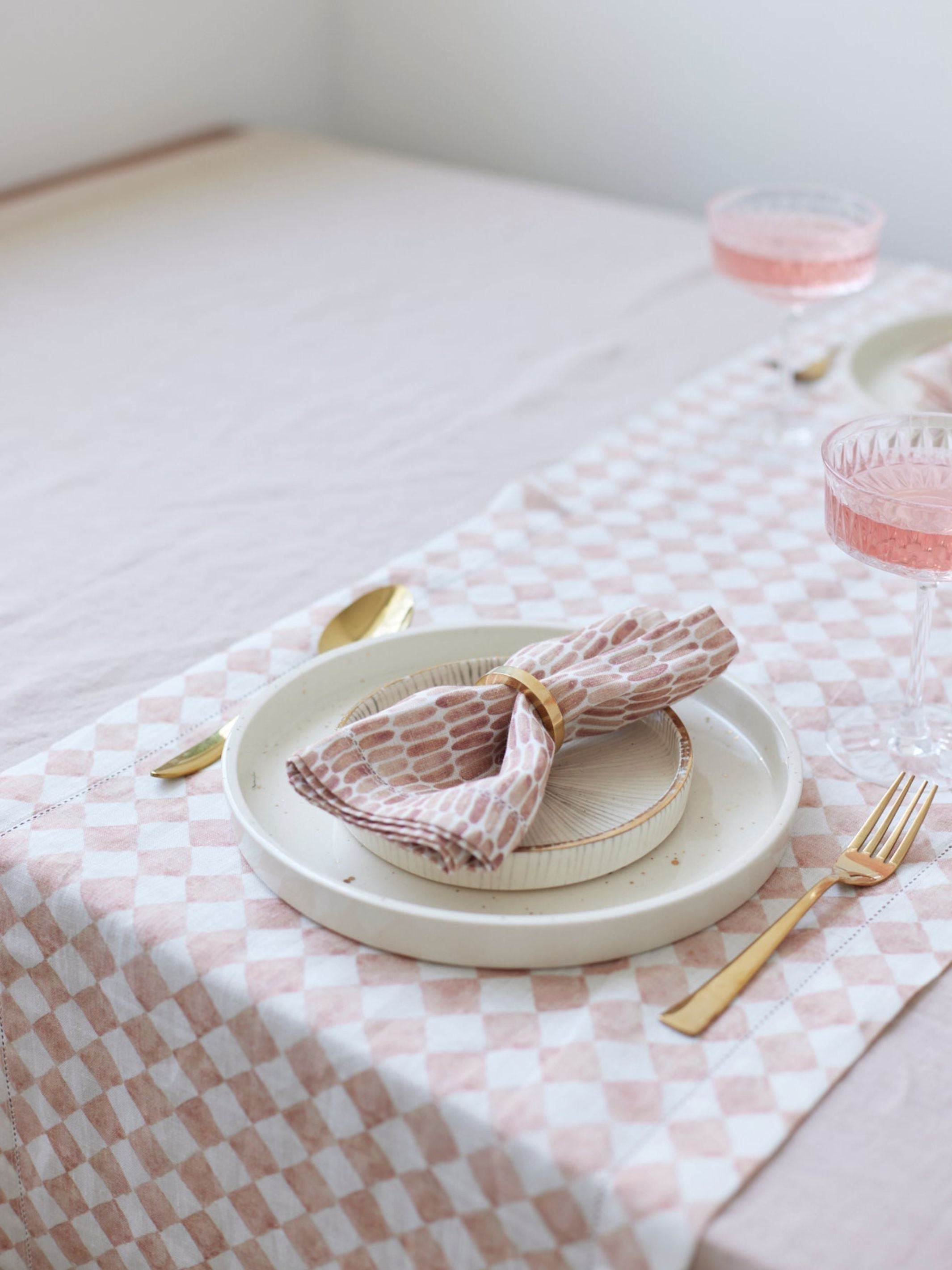 Linen Table Cover - Soft Pink