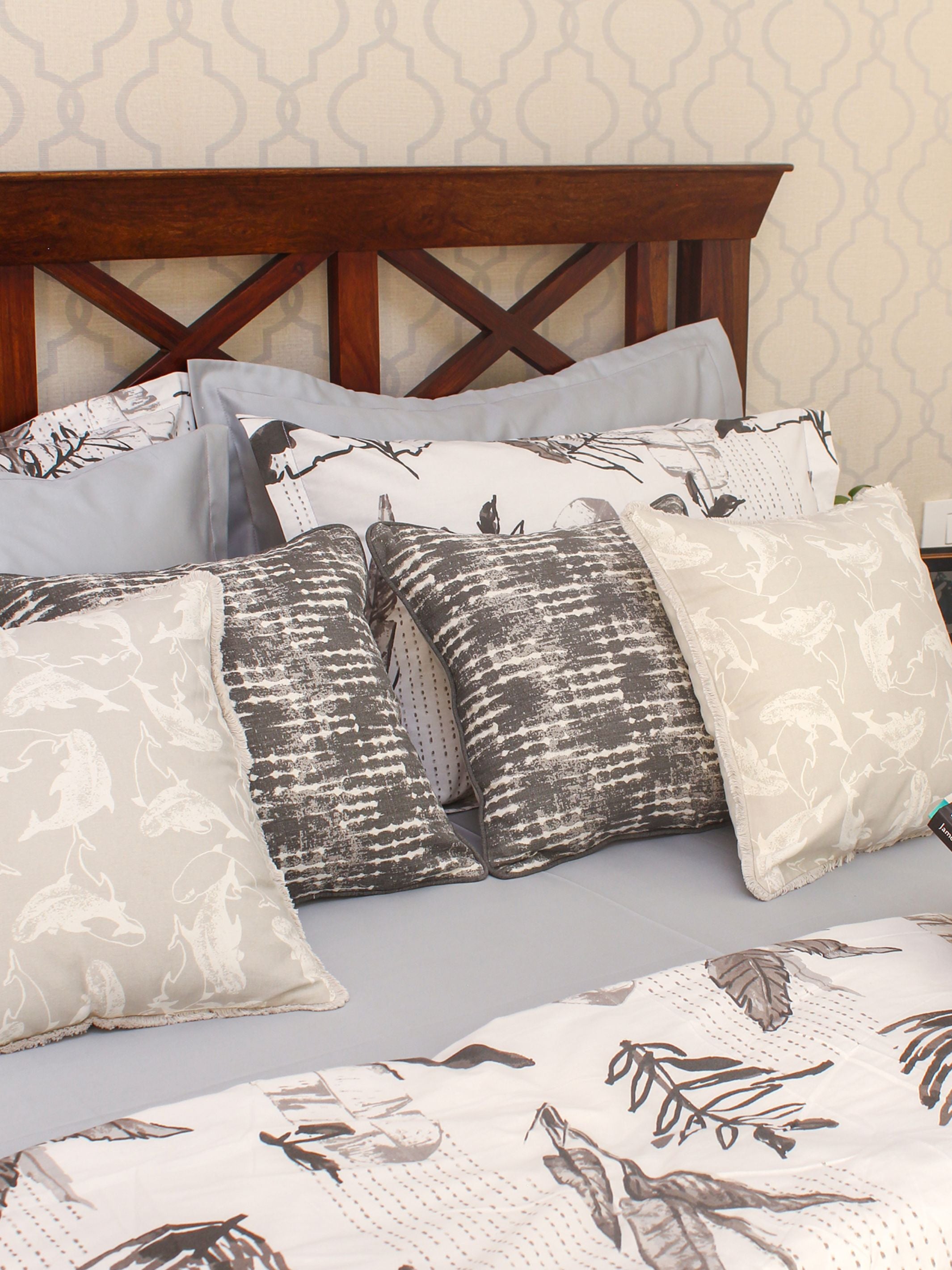 Cushion Cover - Malaguni