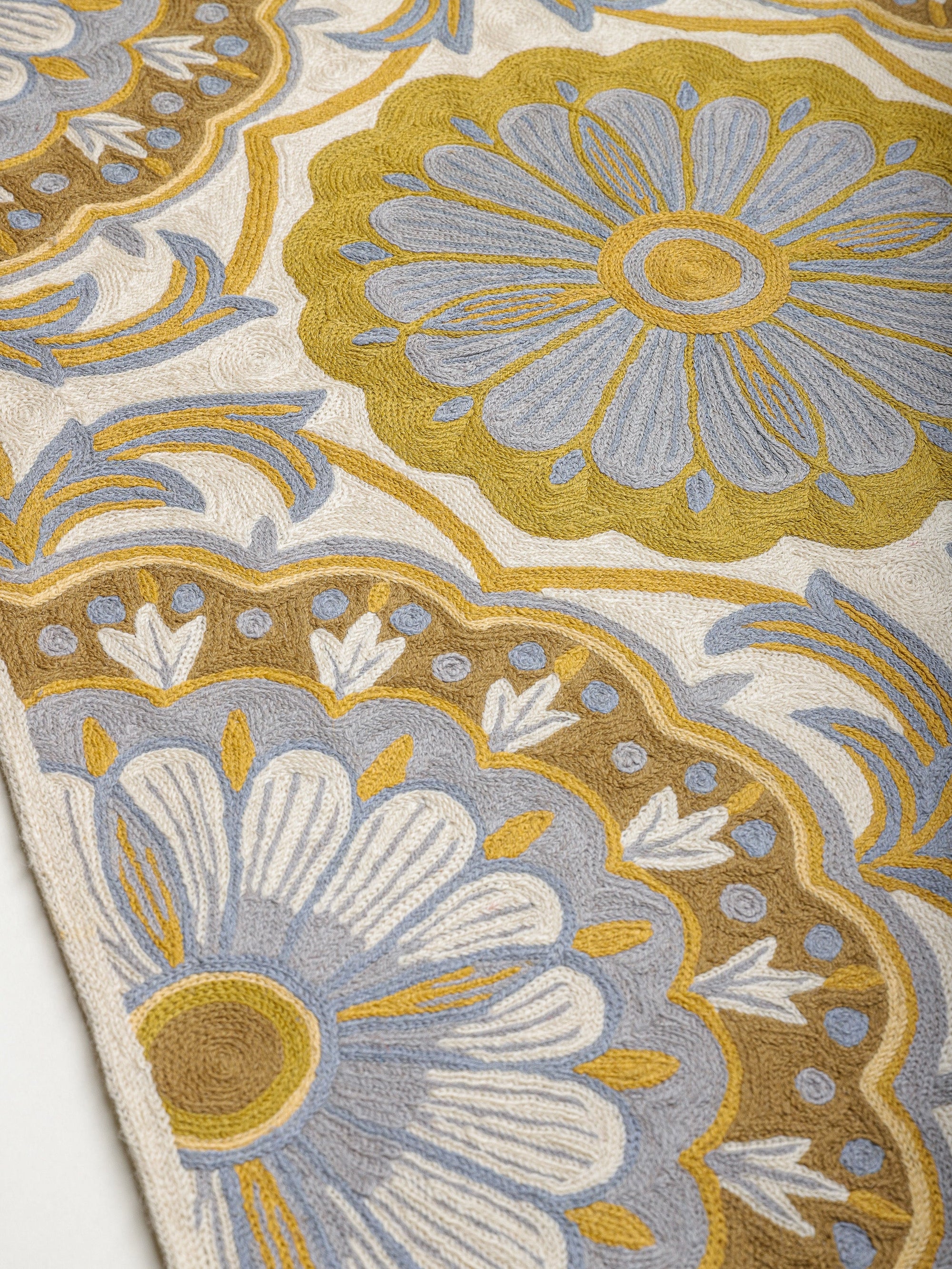 Acanthus Kashida Aari Rug