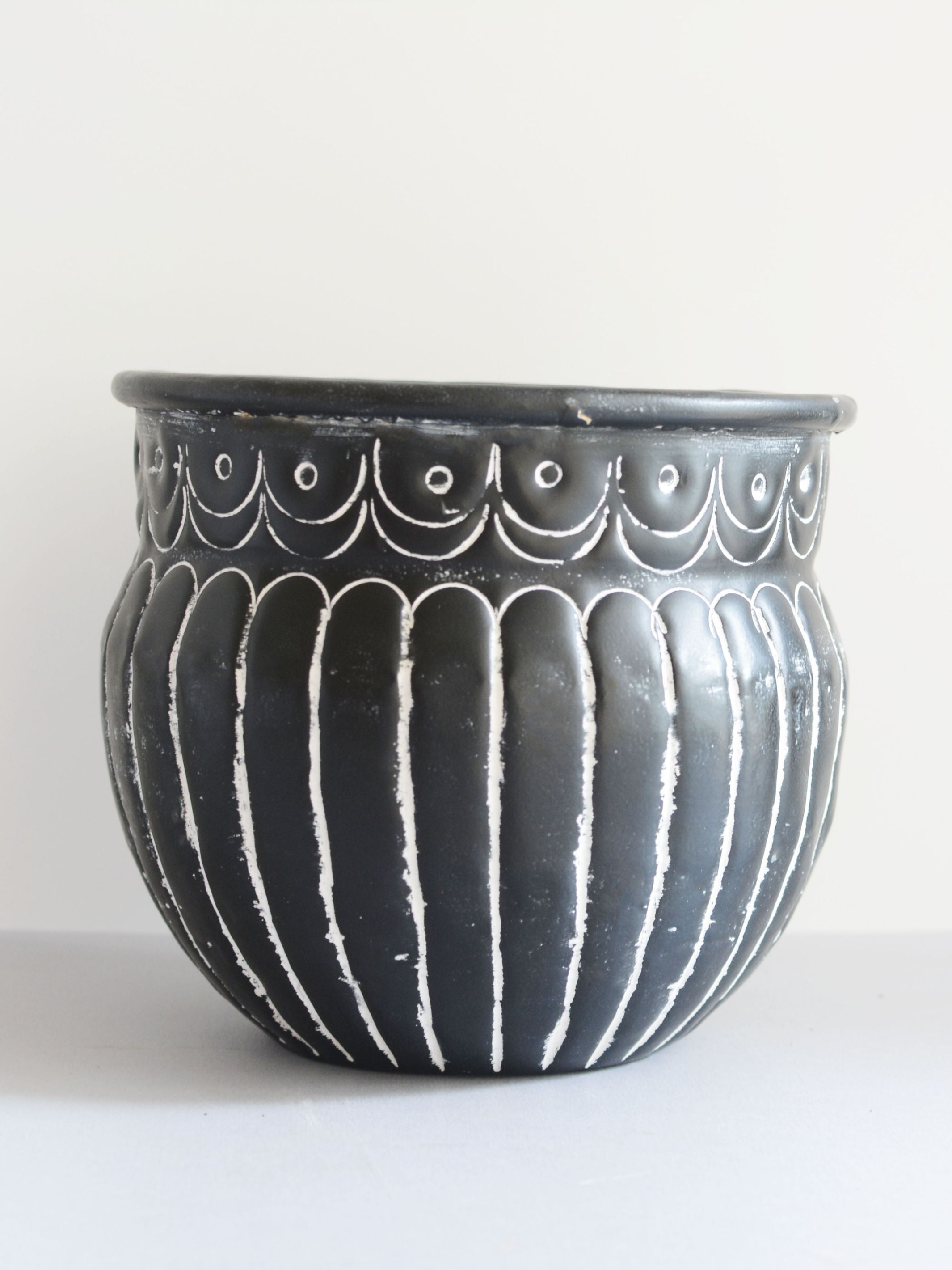 Arlo Vintage Hand-crafted Planter