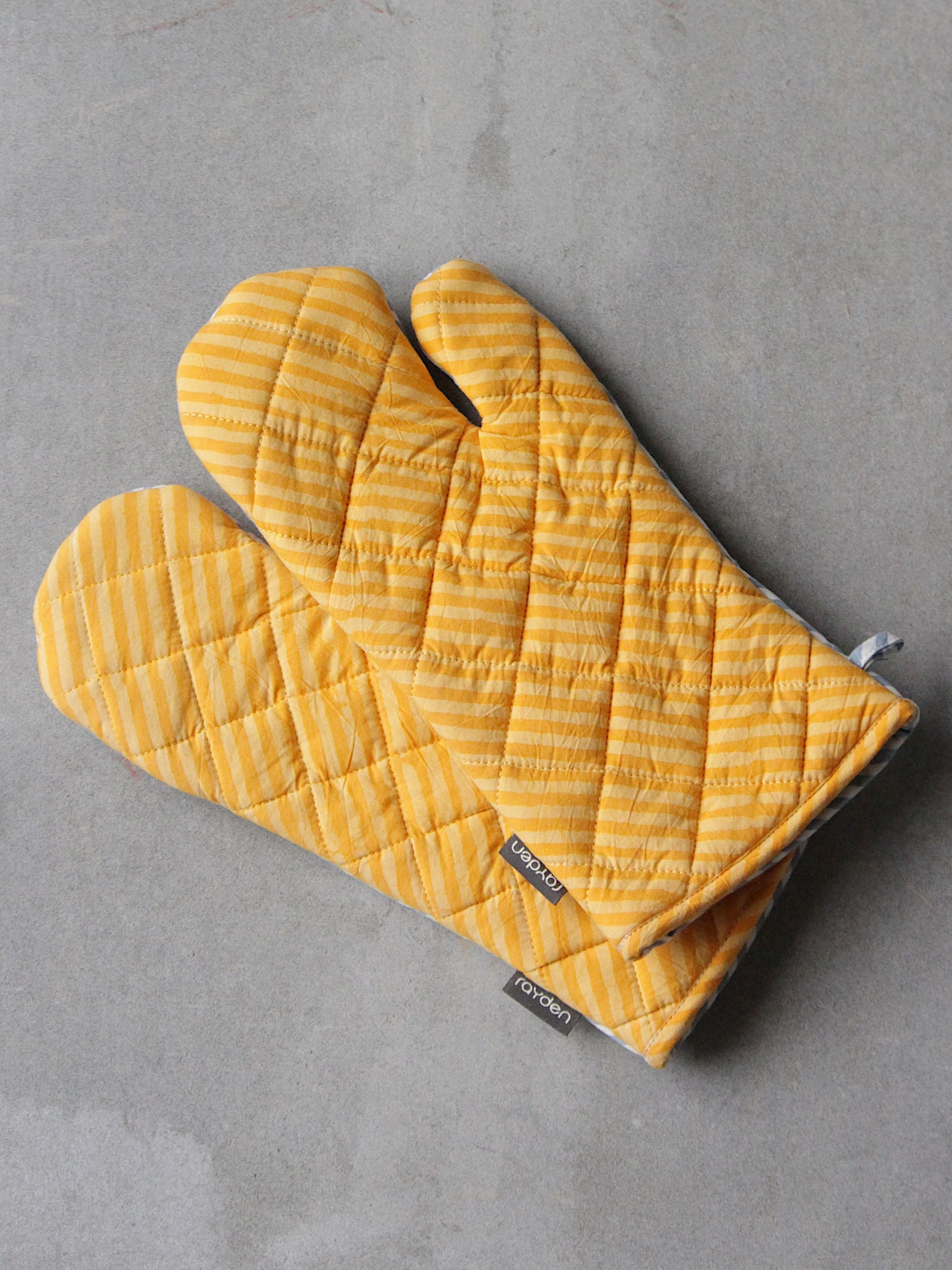 Basik Pop Mitten Blue & Yellow