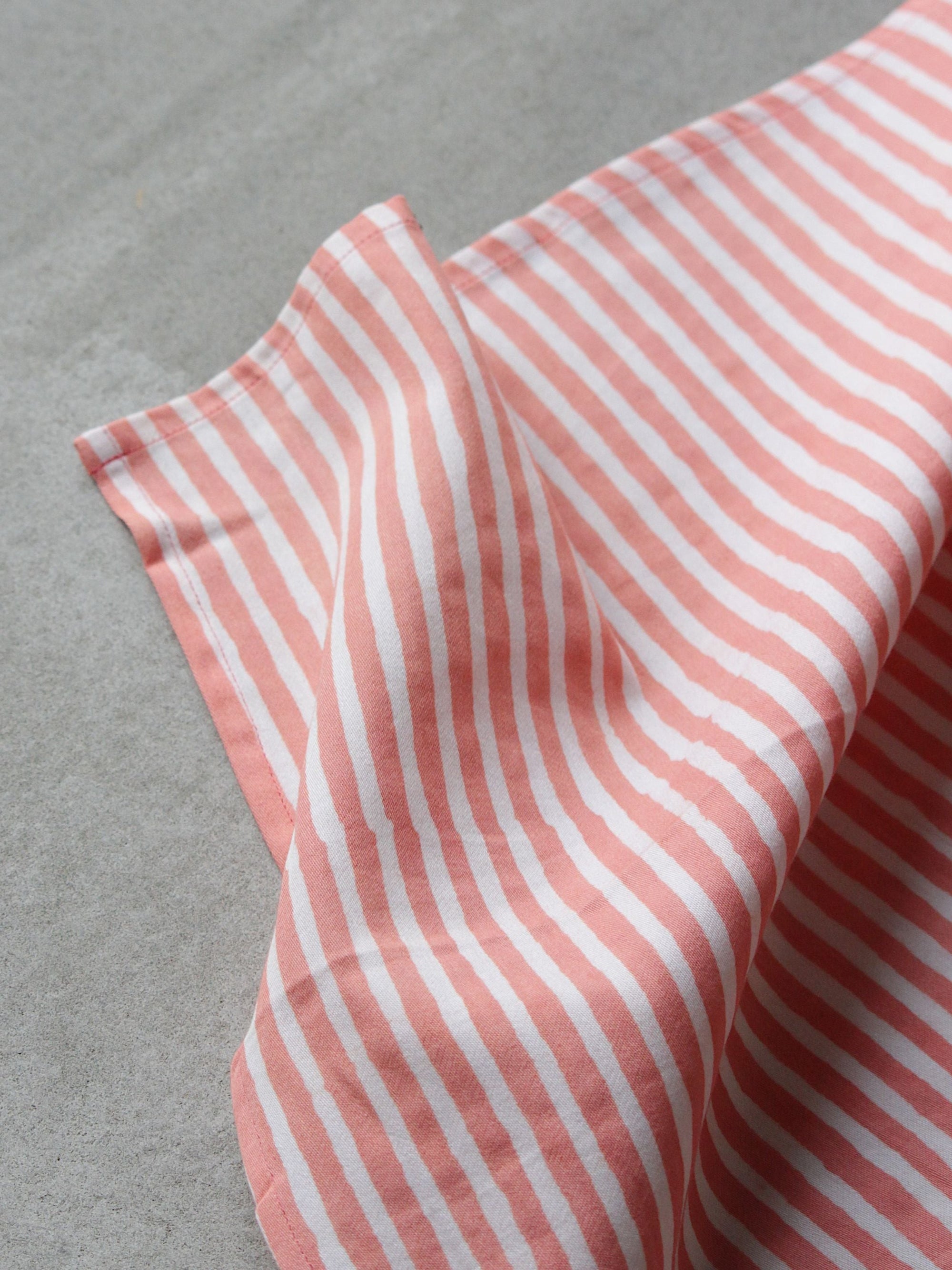 Basik Pop Table Napkins Coral