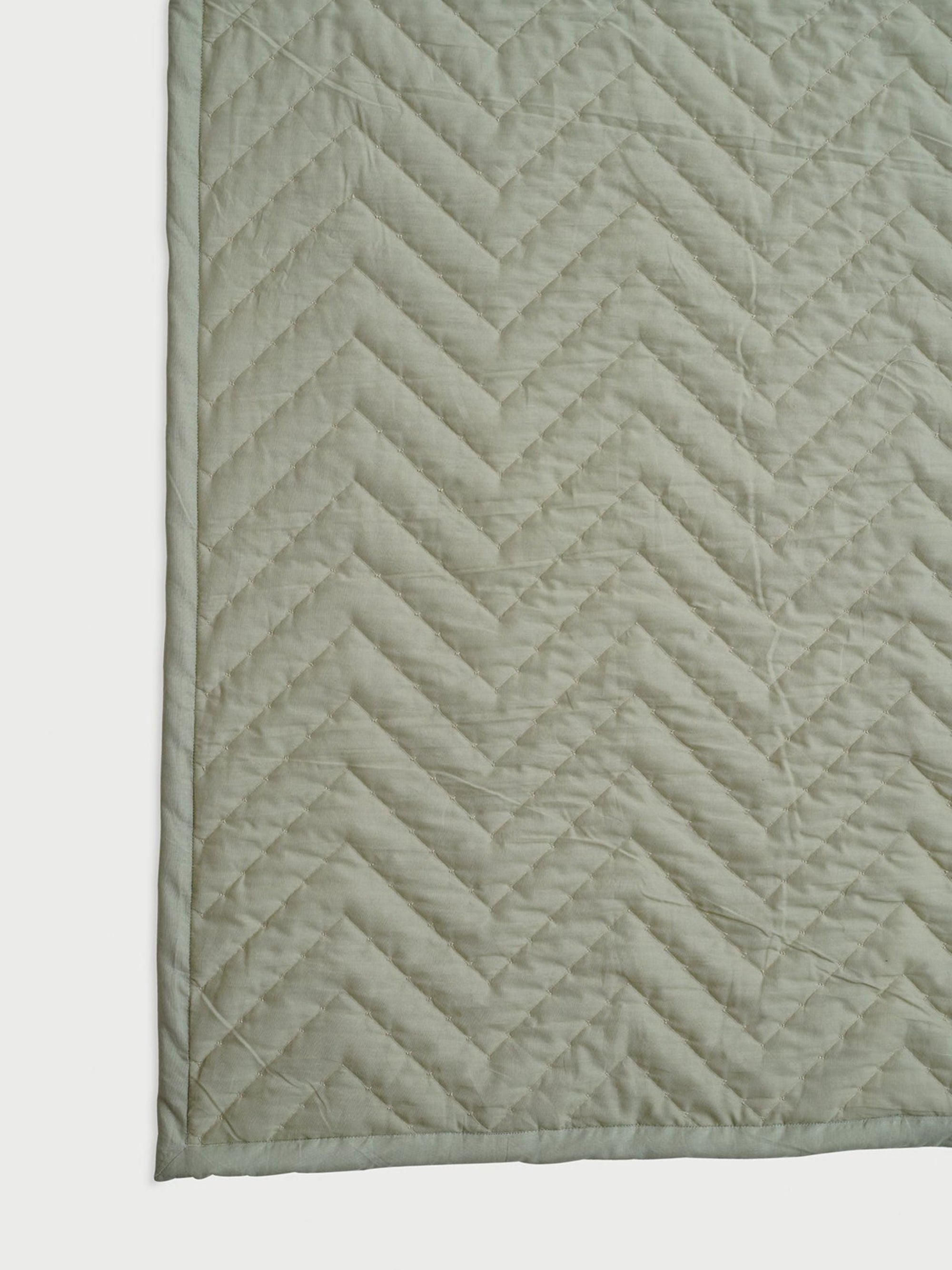 Quilted Bedding Set - Chevron Green