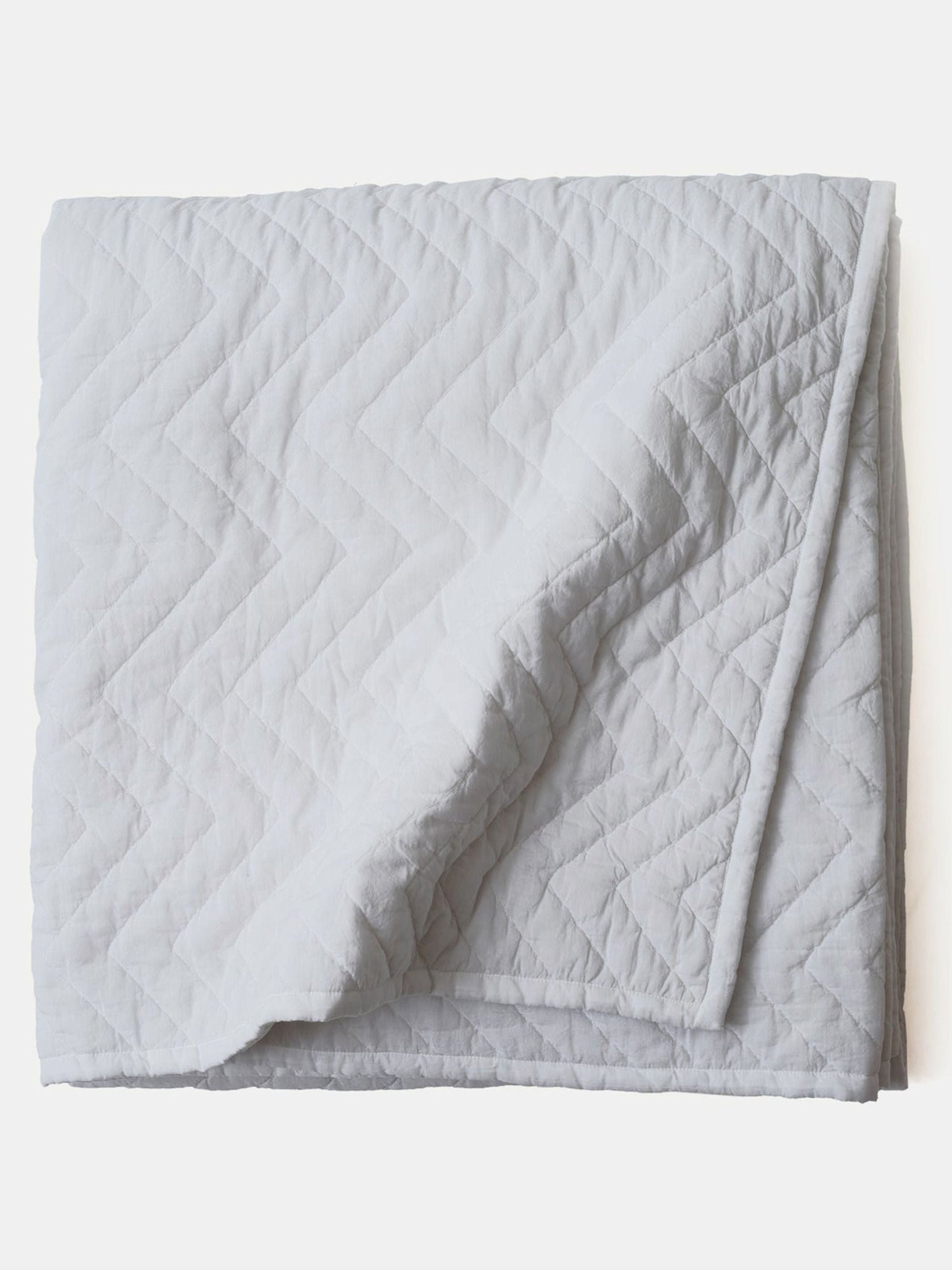 Quilted Bedding Set - Chevron Ivory