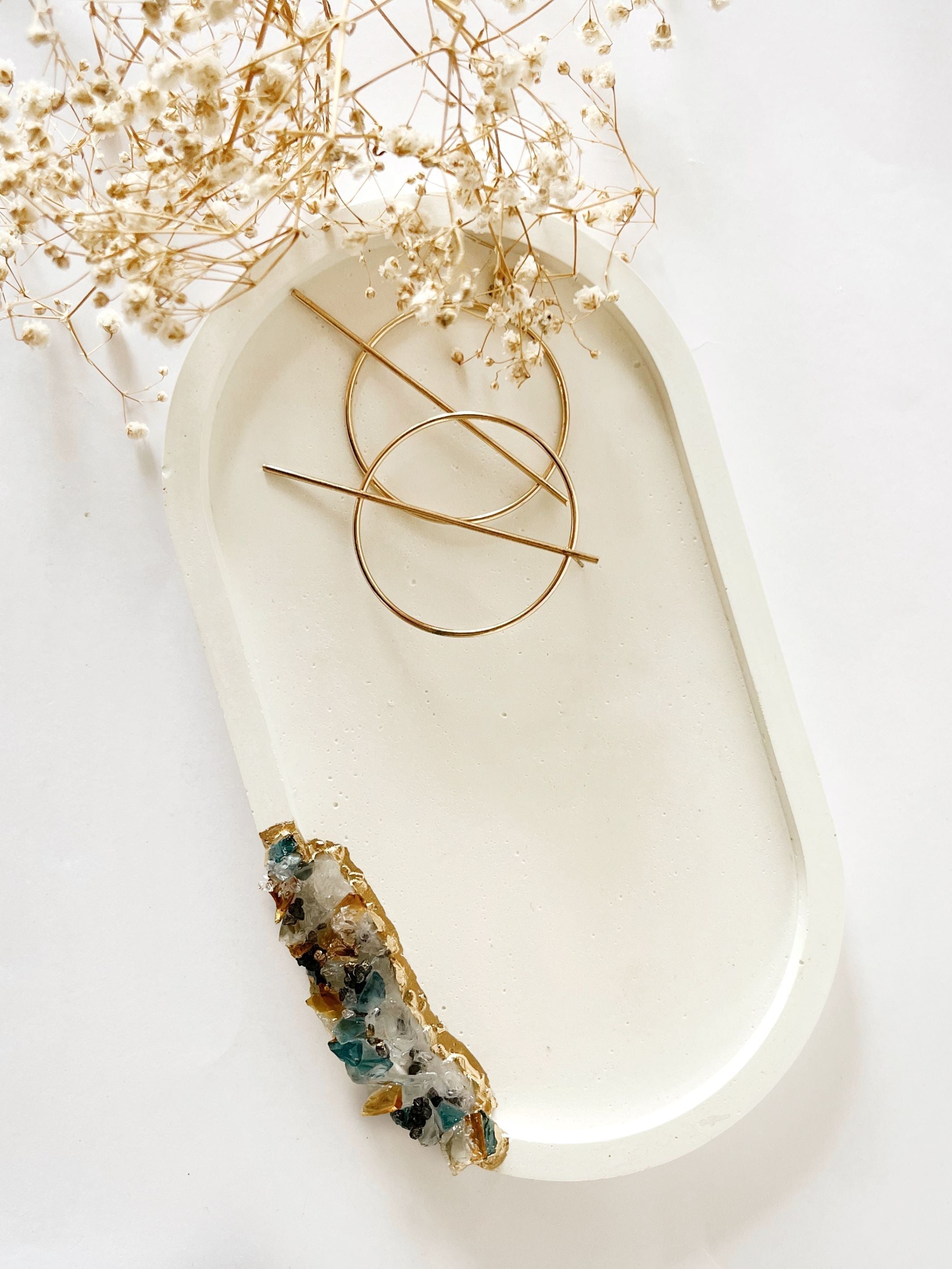 Concrete & Cyrstal Trinket White