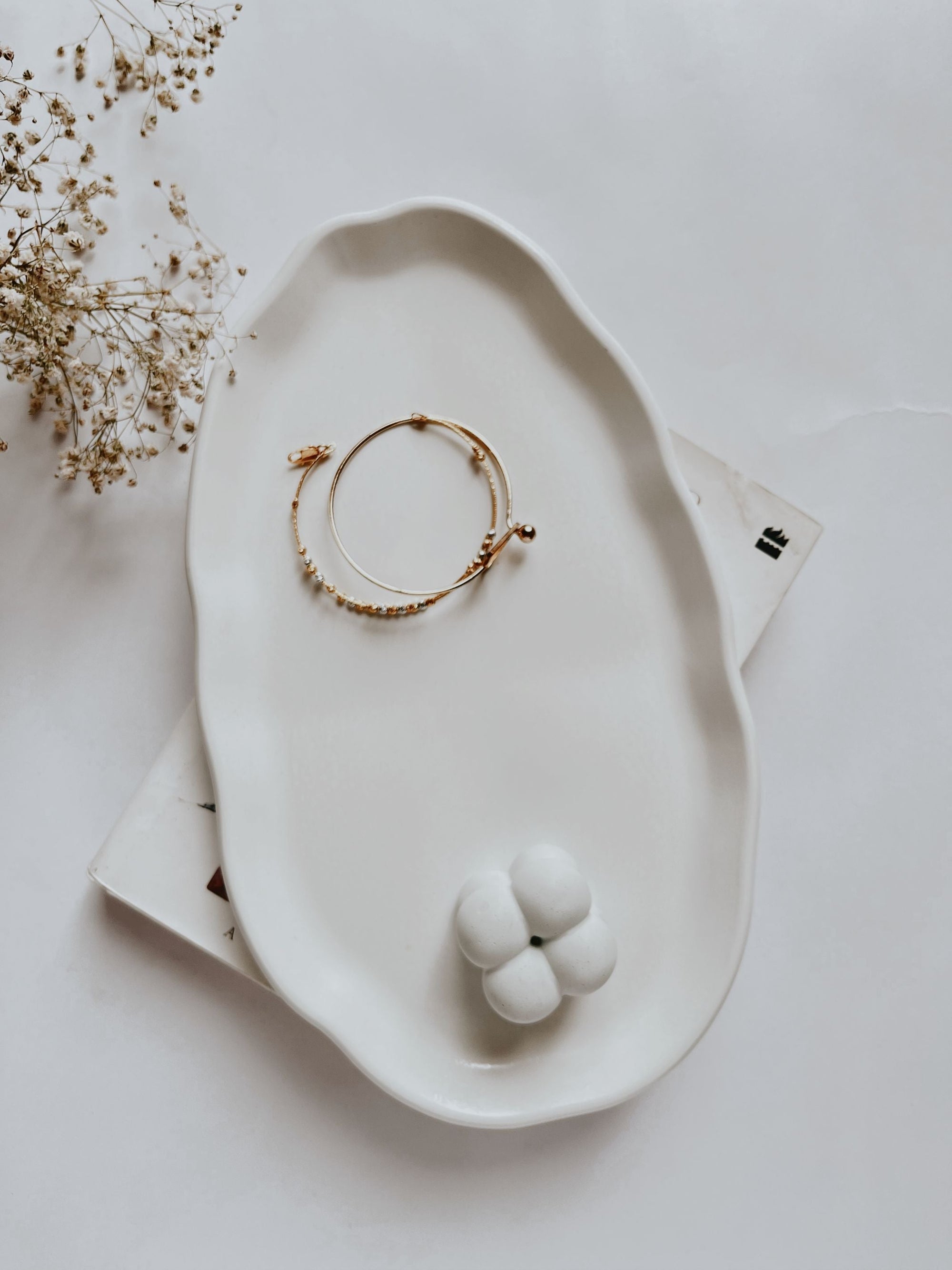 Concrete Irregular Oval Tray