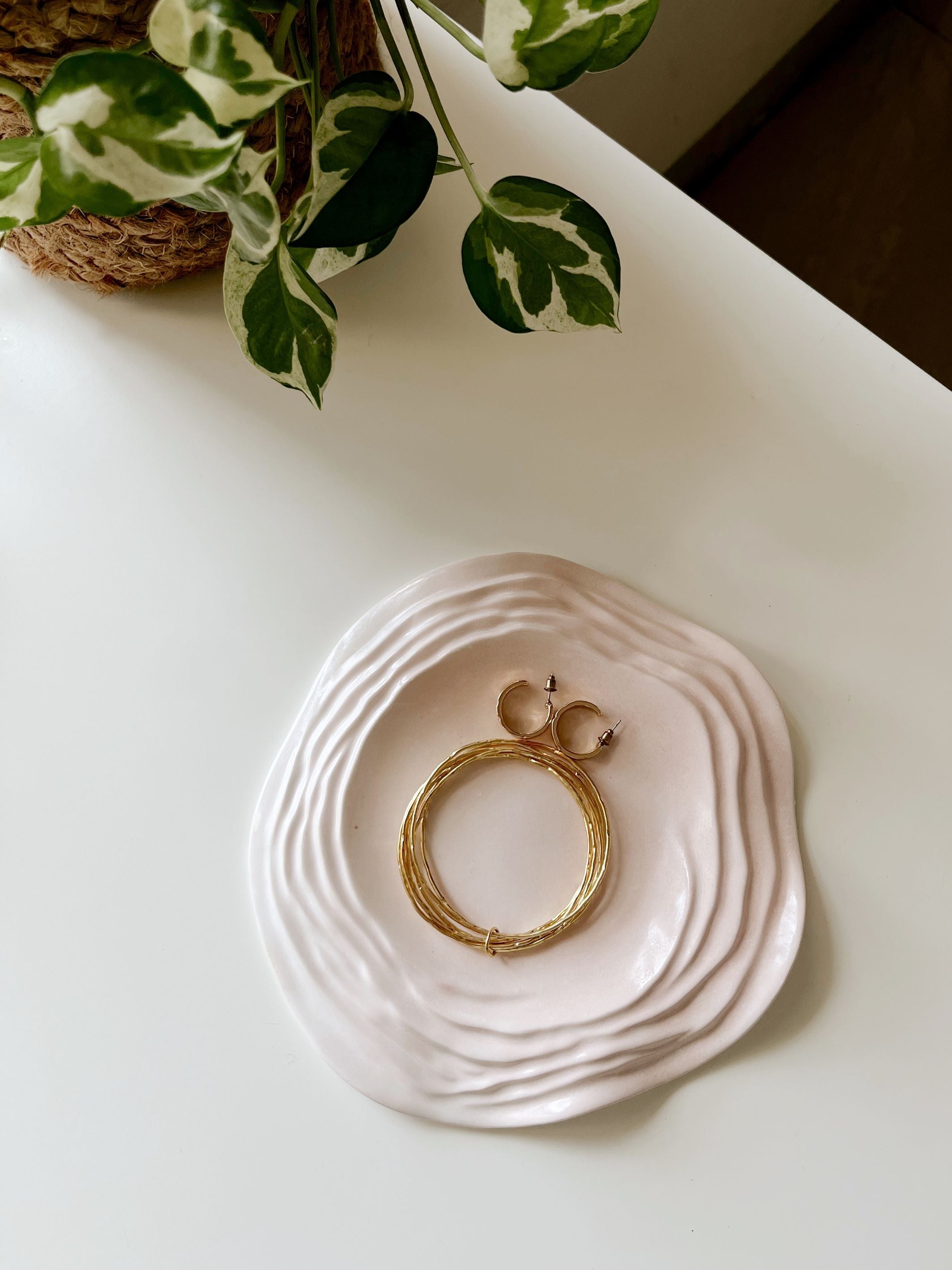 Concrete Contour Trinket