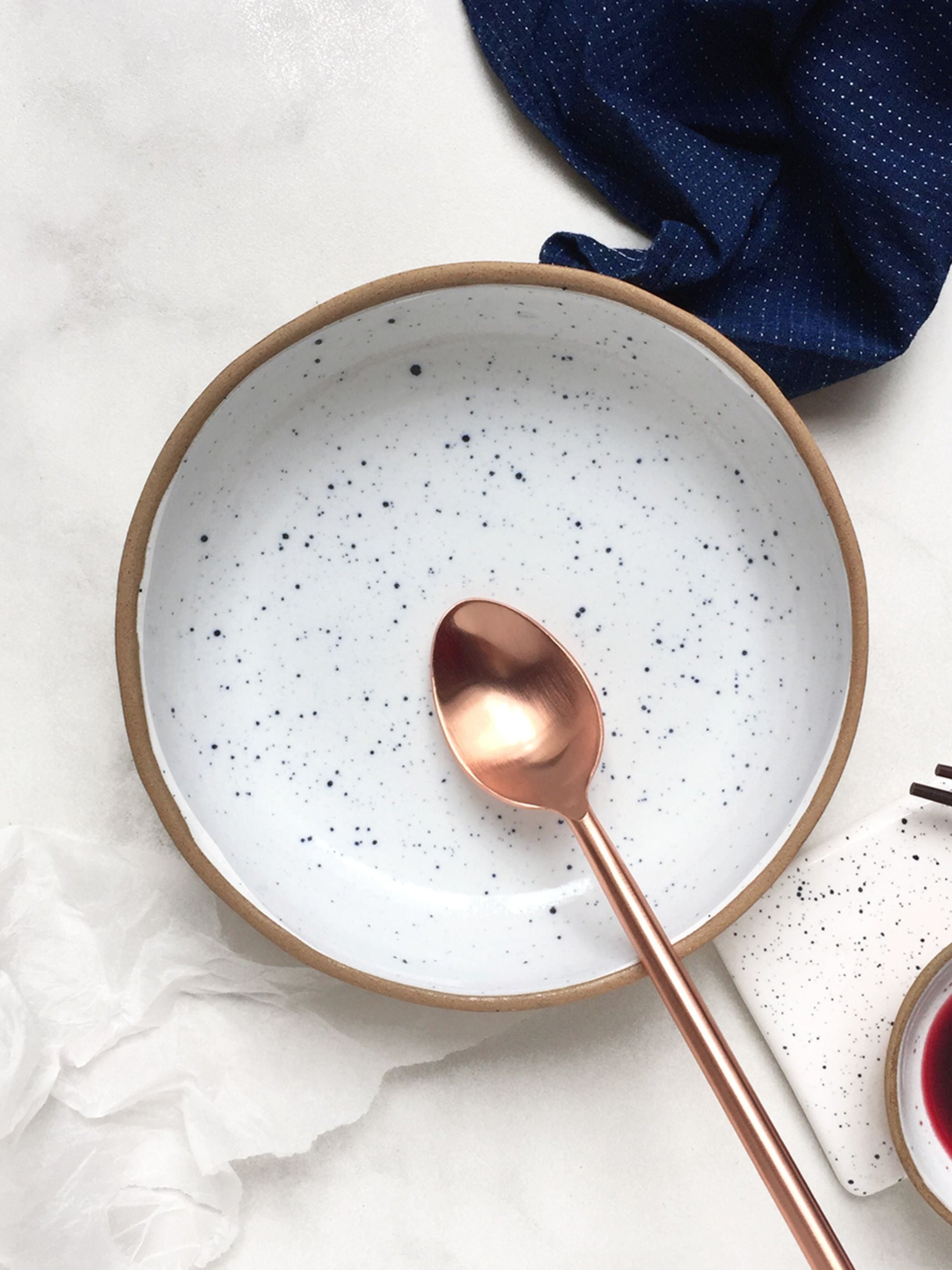Coupe Salad Bowl Speckled Snow