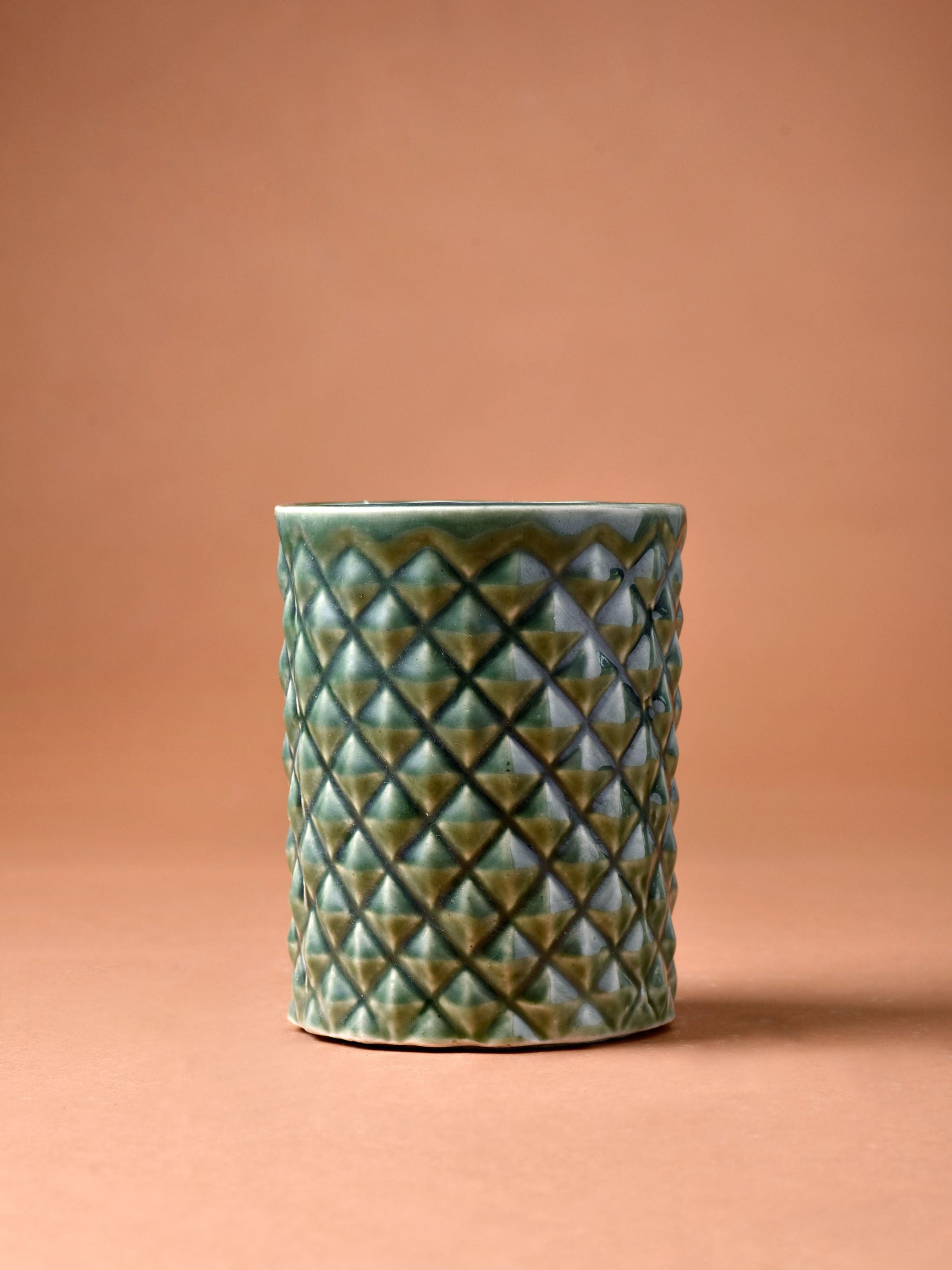 Diamond Groove Planter