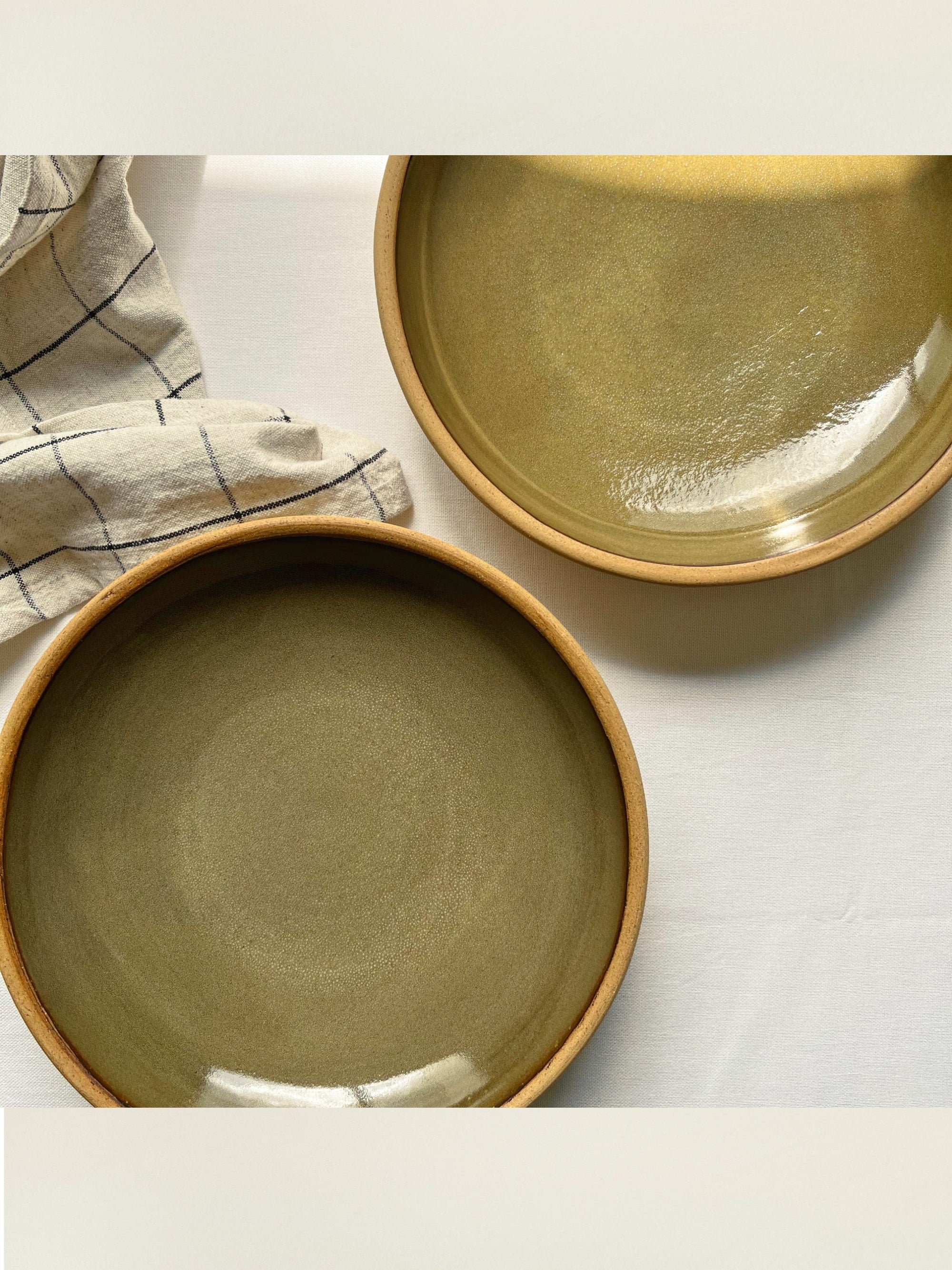 Everyday Ceramic Bowl in Bay Leaf Glaze
