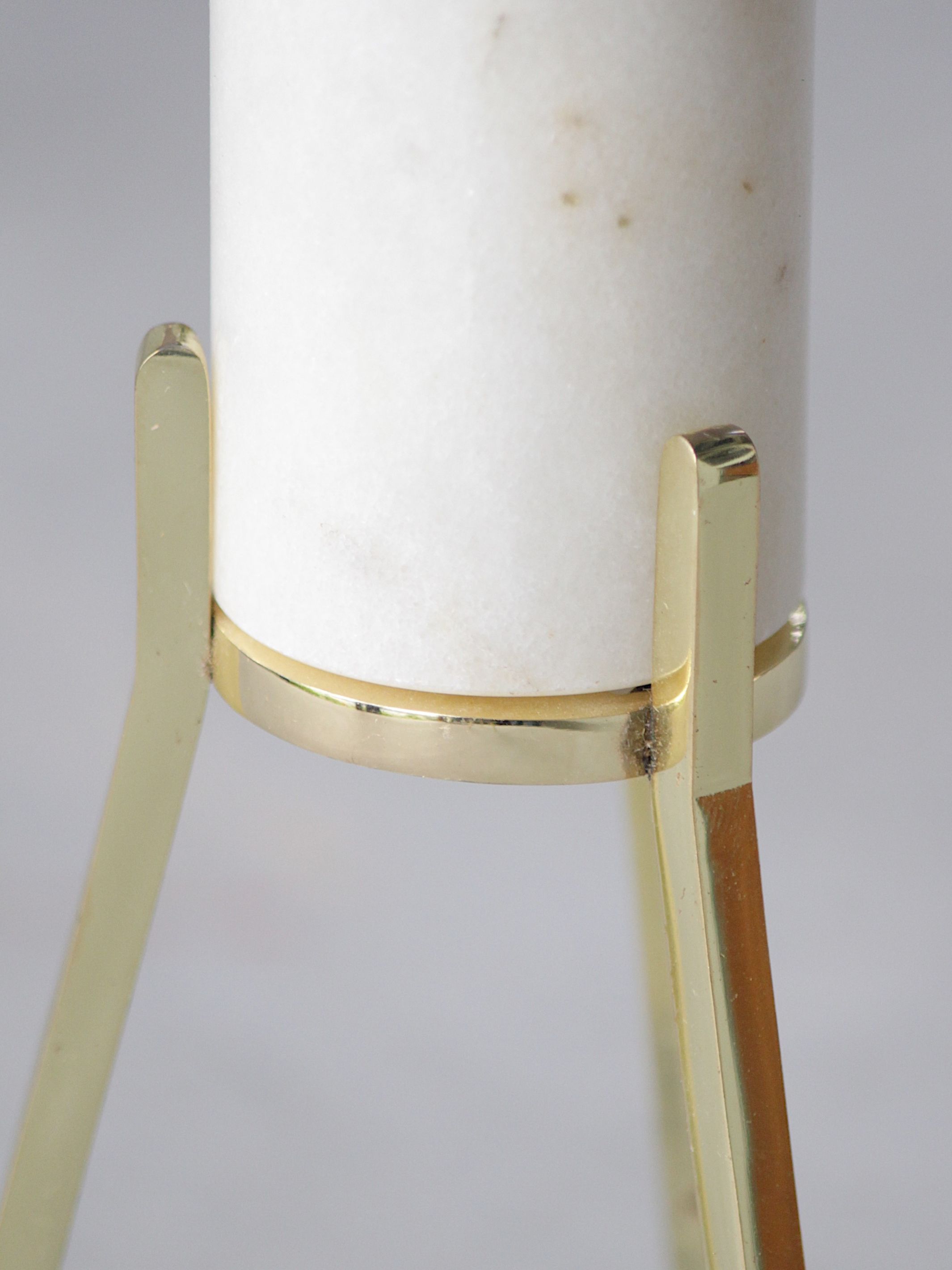 Fyre 2.0 - Large  White