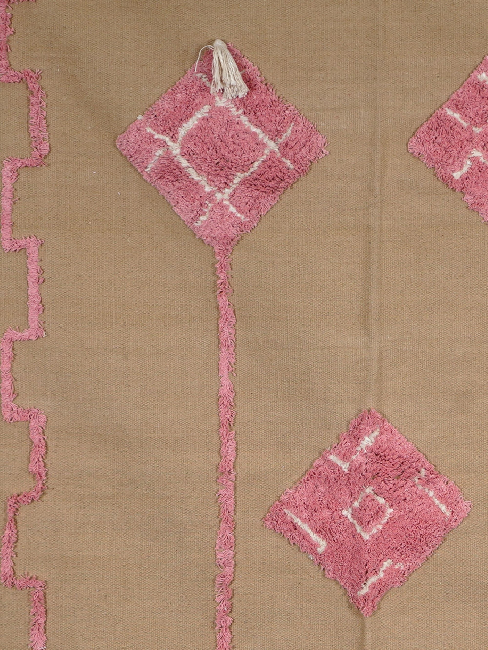 Garis Tufted Rug