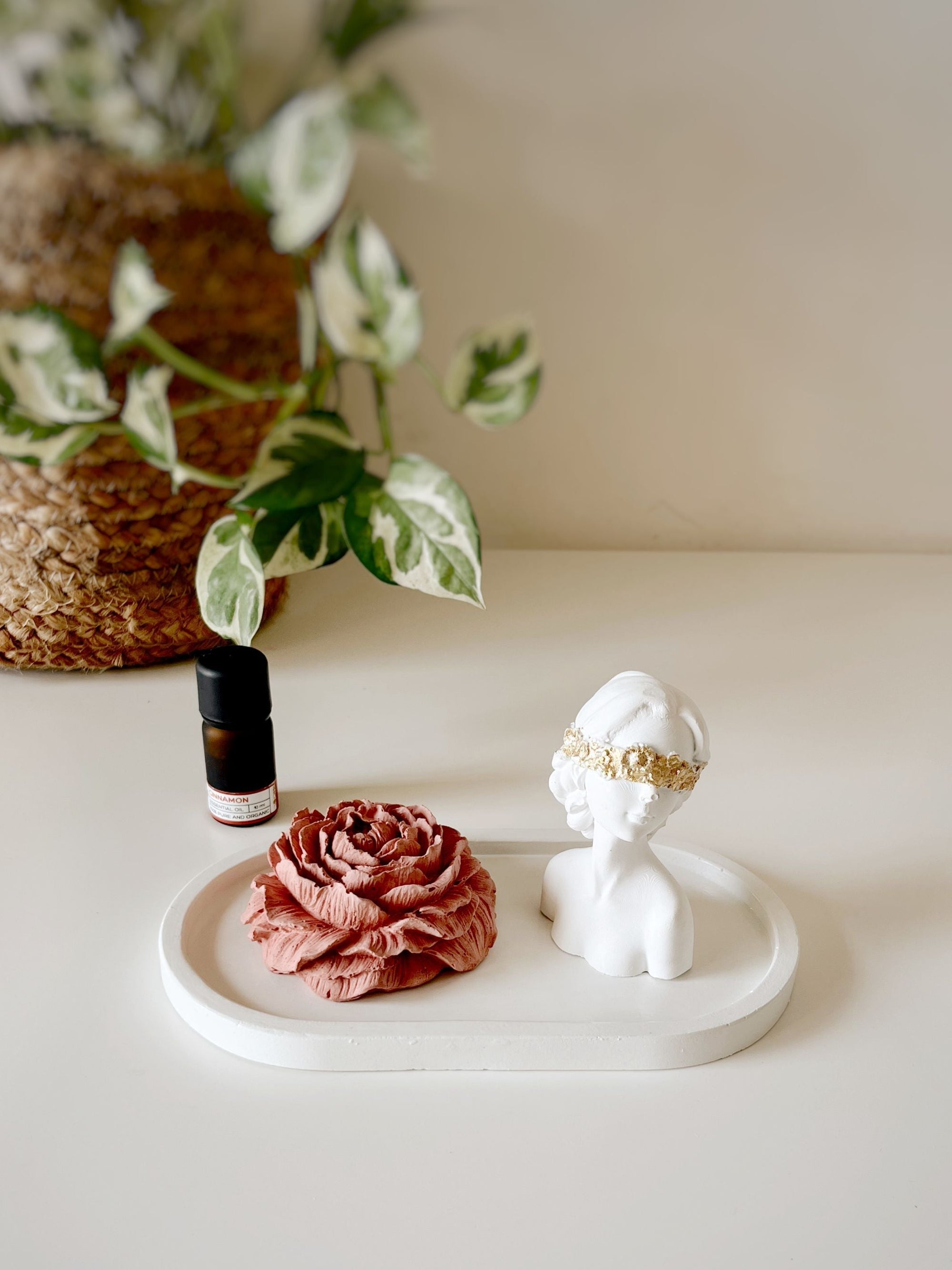 Greek Goddess Blindfolded Lady figurine