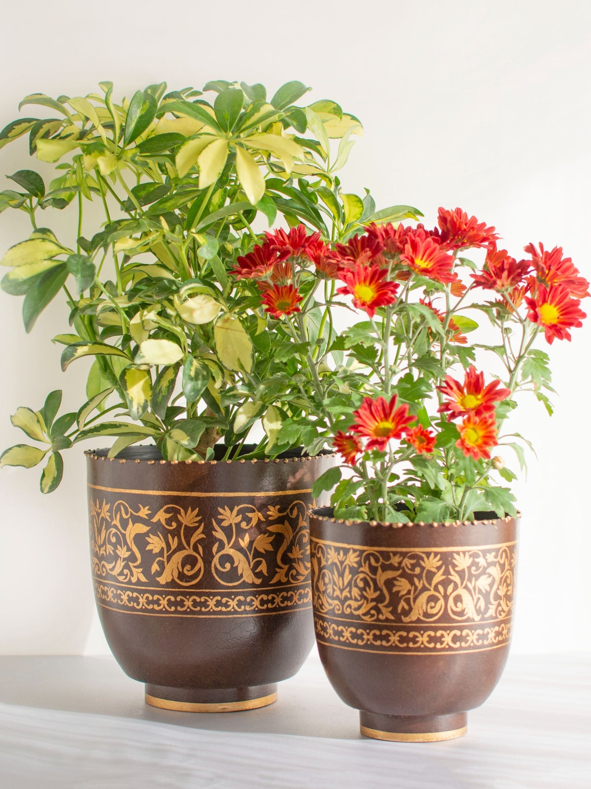 Gul Handpainted Iron Planter