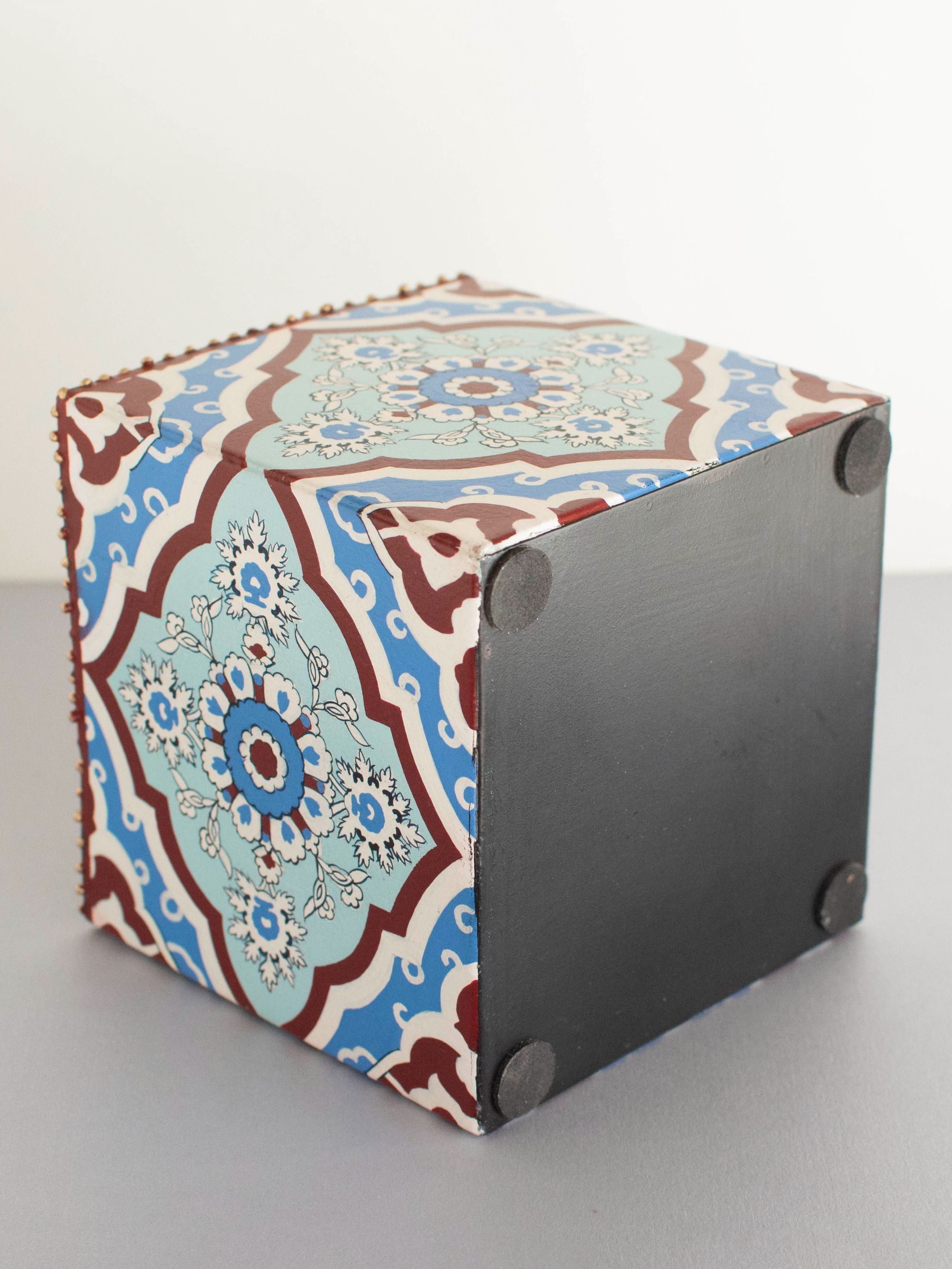 Inaya Handpainted Iron Planter