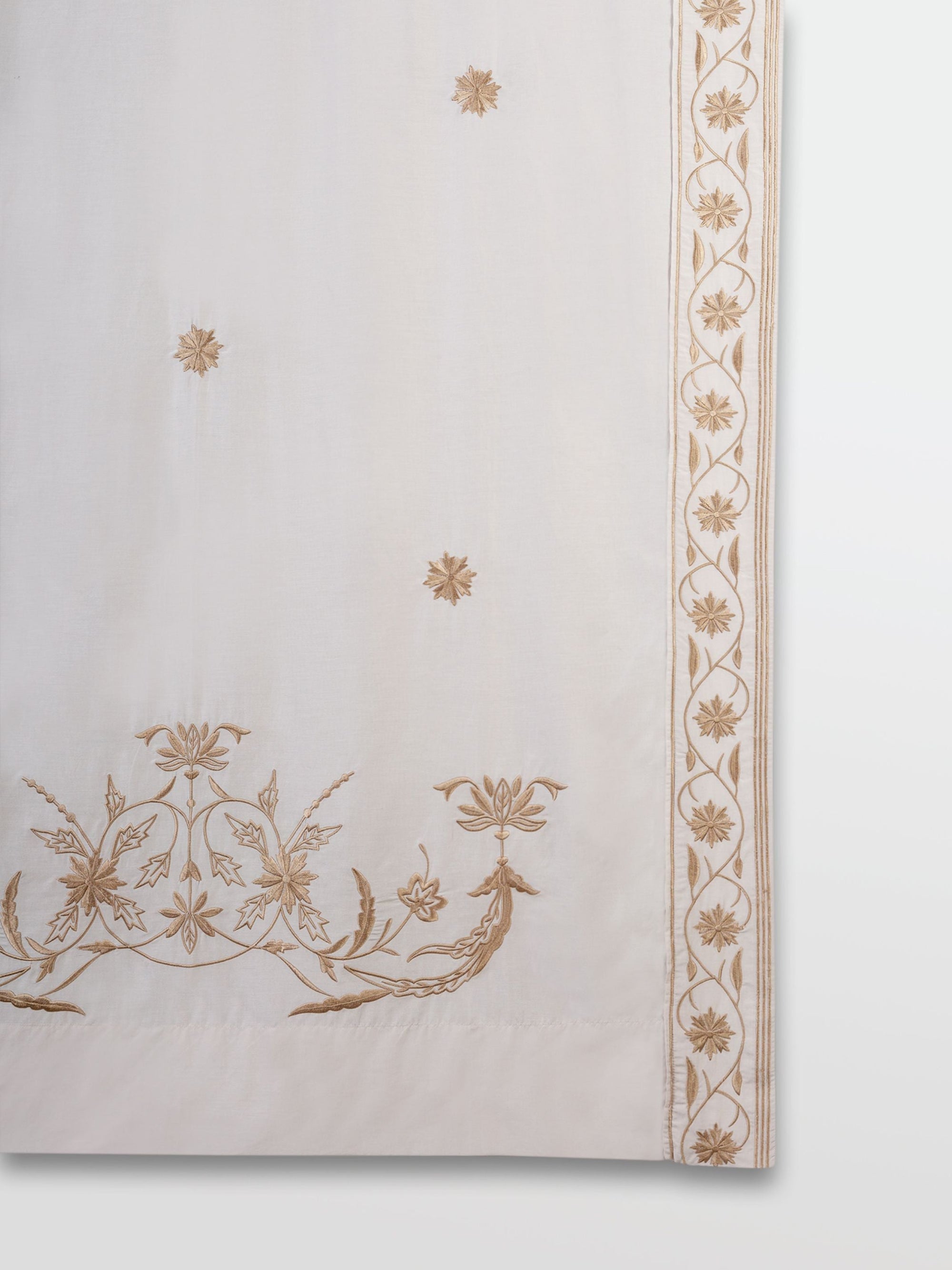 Curtain - Ishtar Tarkashi