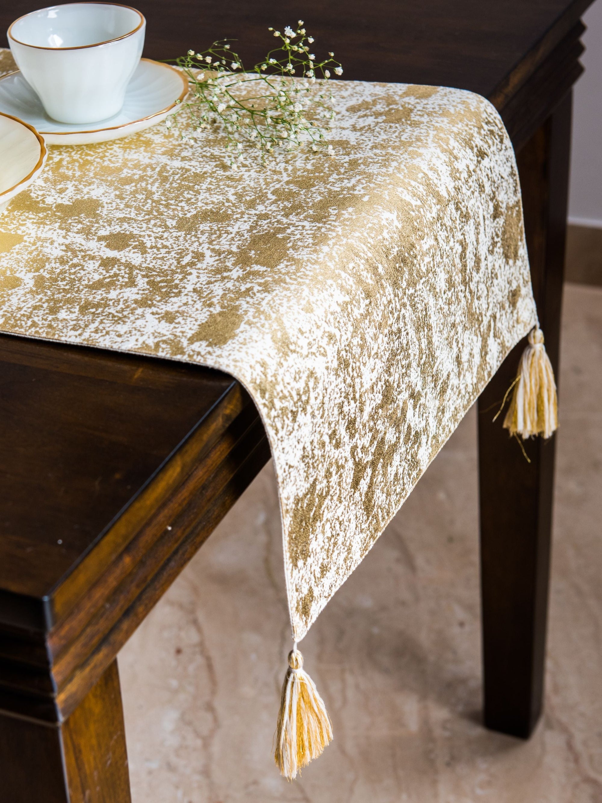 Navroz Gold Hues Runner