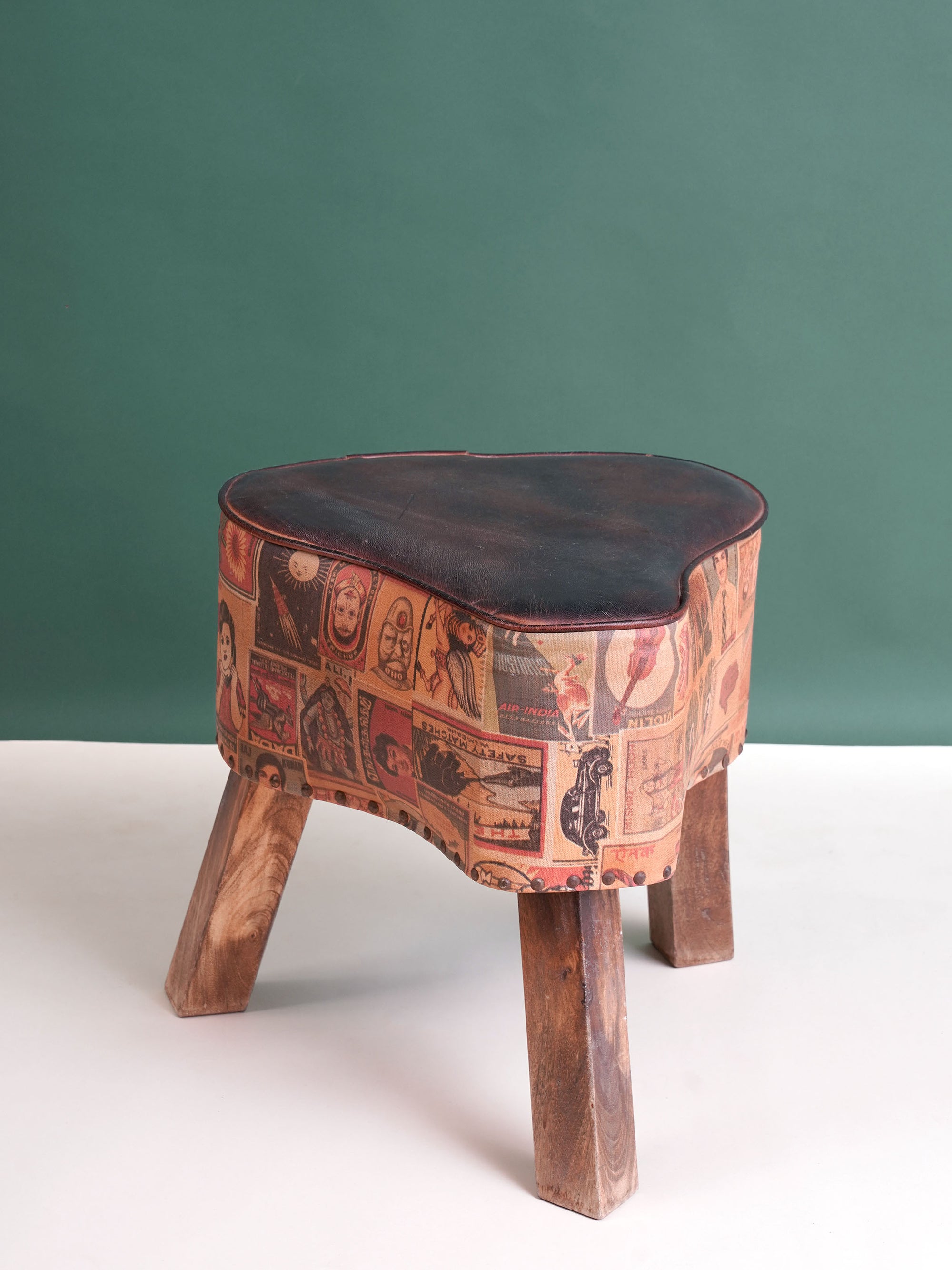 Nostalgic Vanity Stool