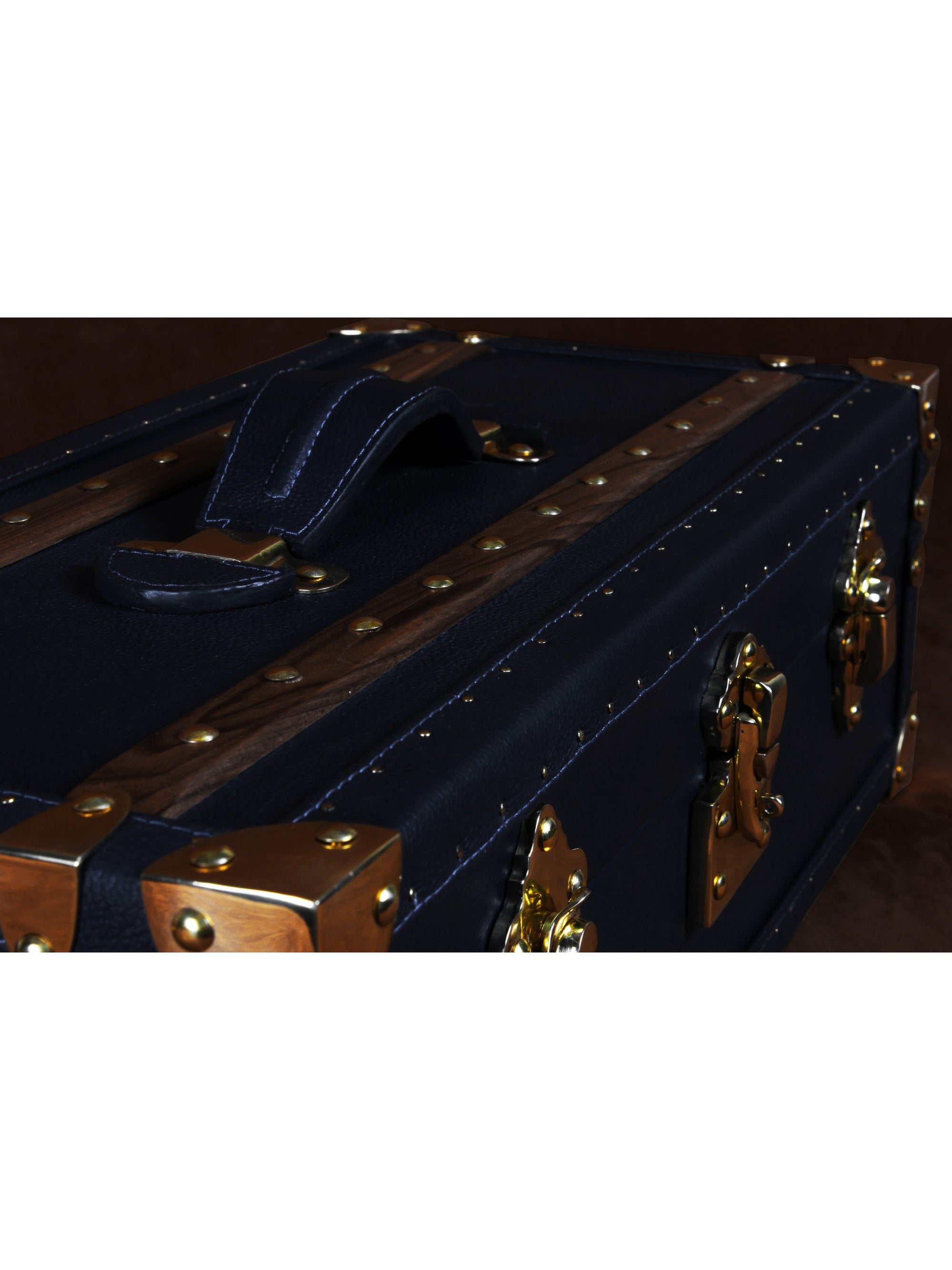 Petite Wine Trunk