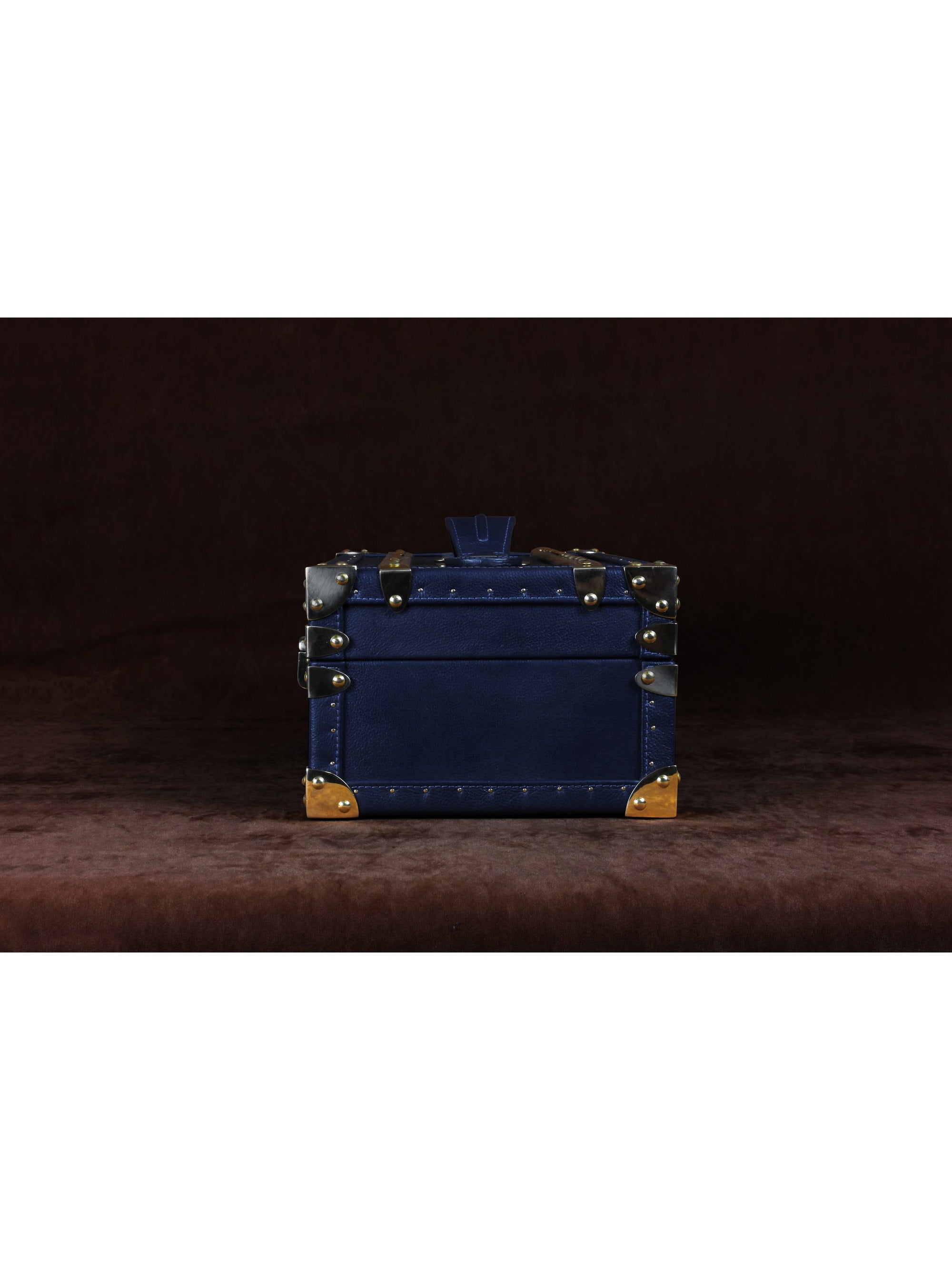 Petite Wine Trunk