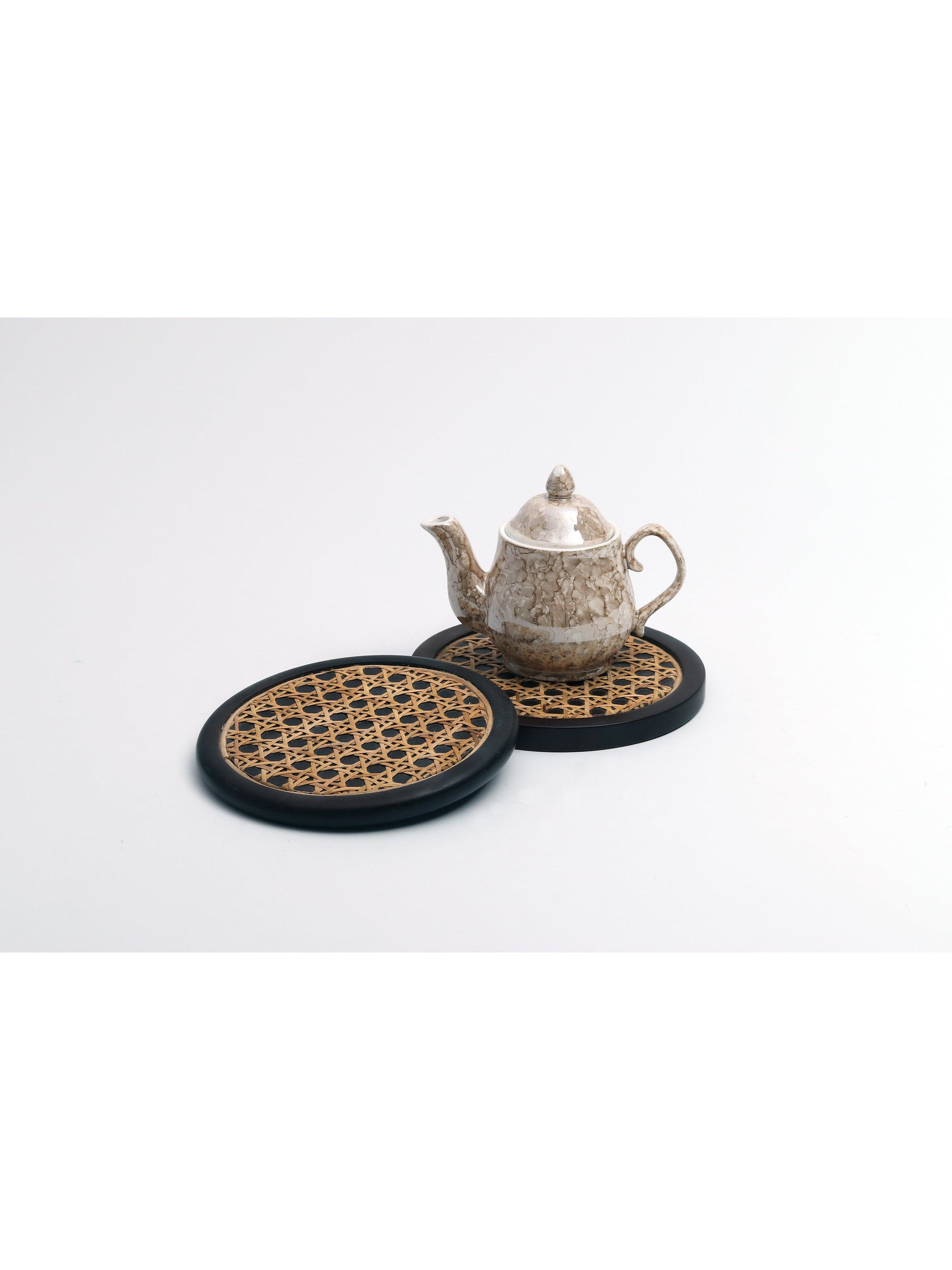 Rosemary walnut disc wicker trivet