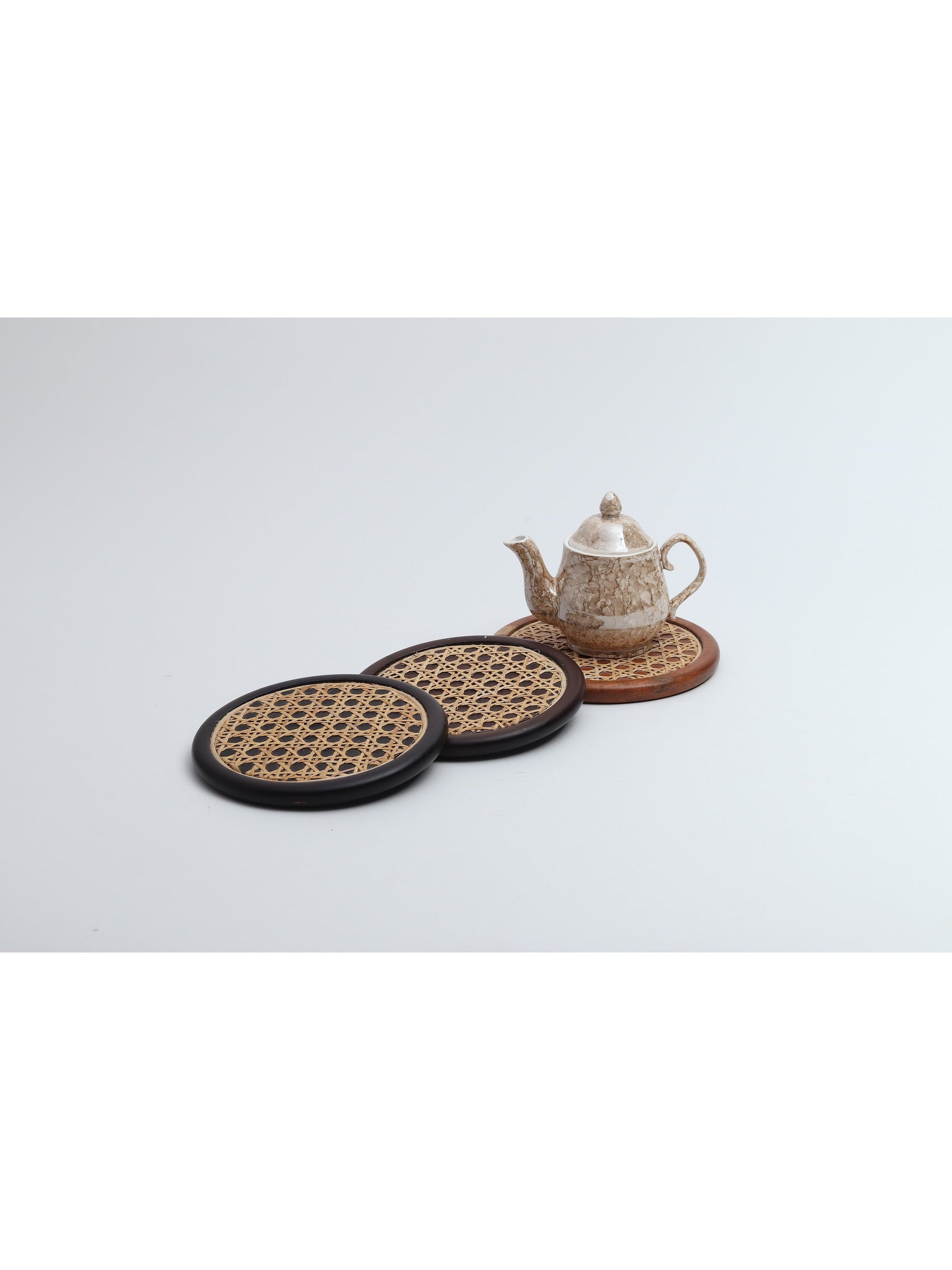 Rosemary walnut disc wicker trivet