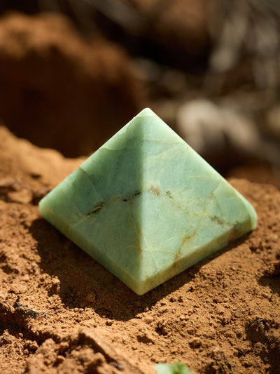 Semi-precious Gemstone - Aquamarine Pyramid