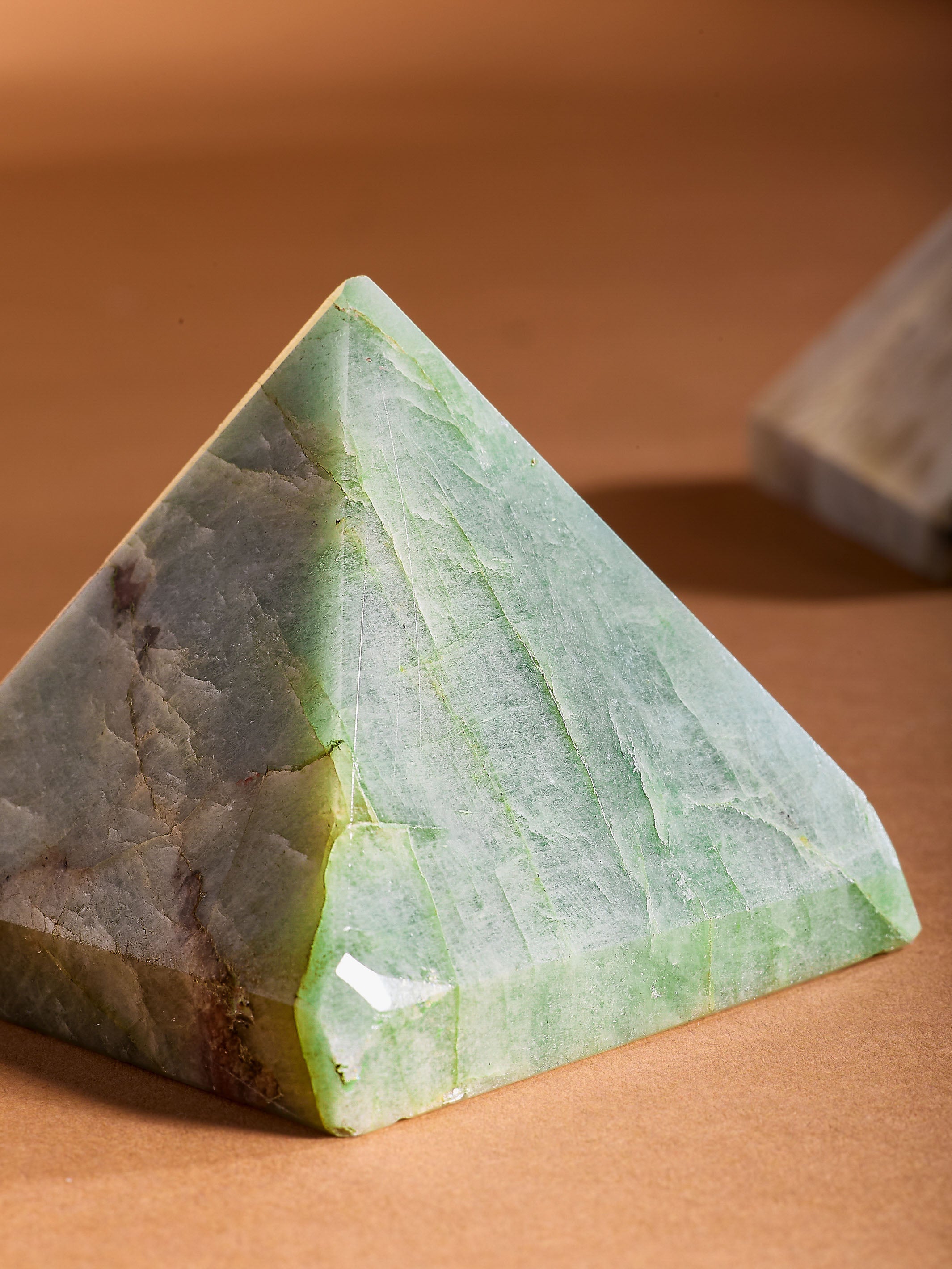 Semi-precious Gemstone - Aquamarine Pyramid