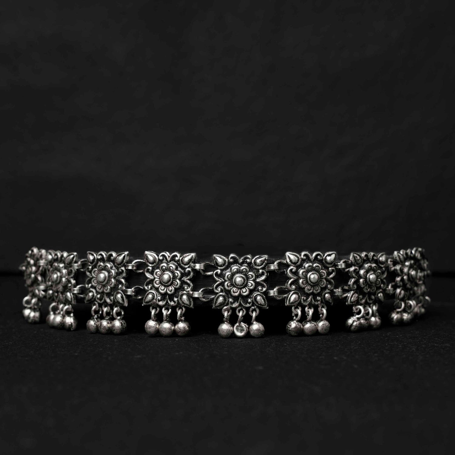 Chauki Ghungru Guluband Silver Choker