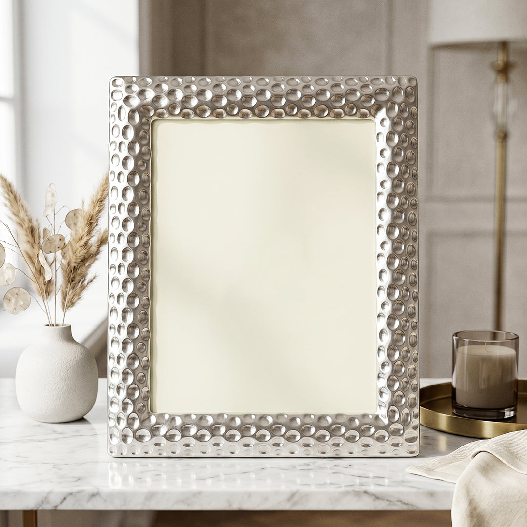 Silver dimple photo frame (20 x 25 cm)