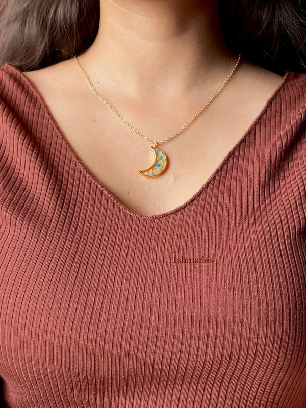 Luna's Lace locket