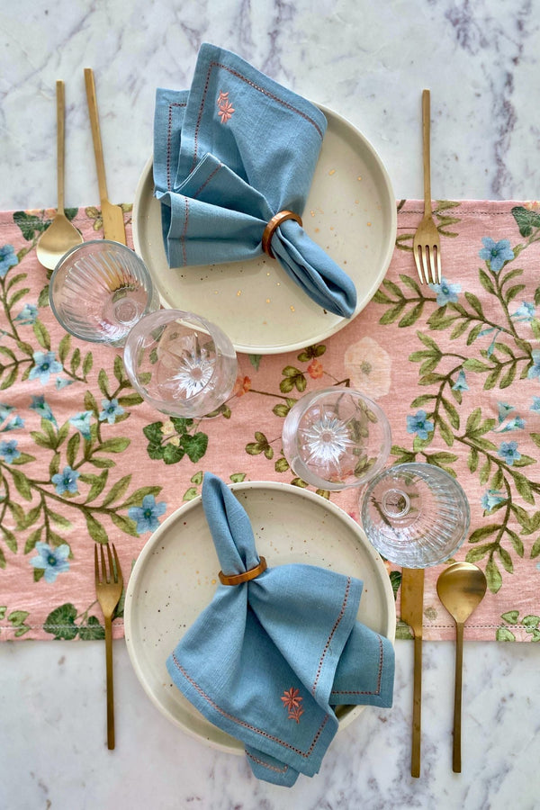 Valley Rose Gift Set-Linen Runner, Napkins & Napkin rings