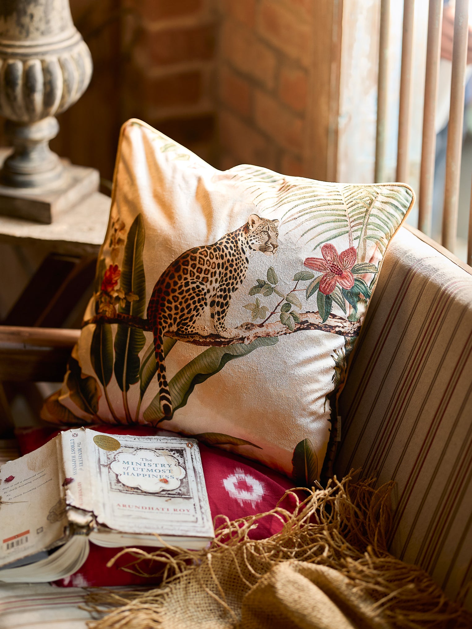 Bagheera - Multicolor Velvet Cushion