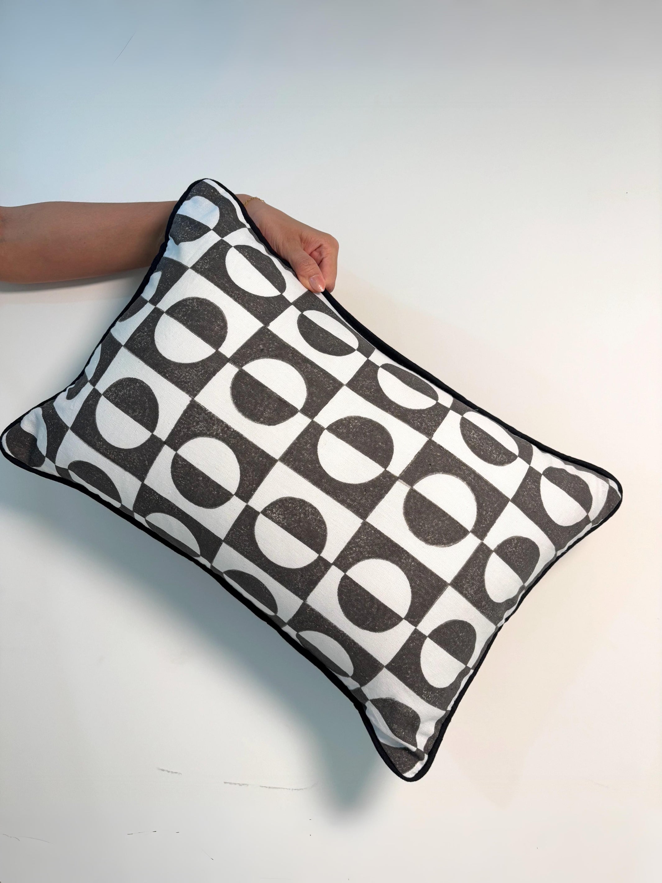 Retro Check Cotton Rectangle Cushion Cover l Black & White