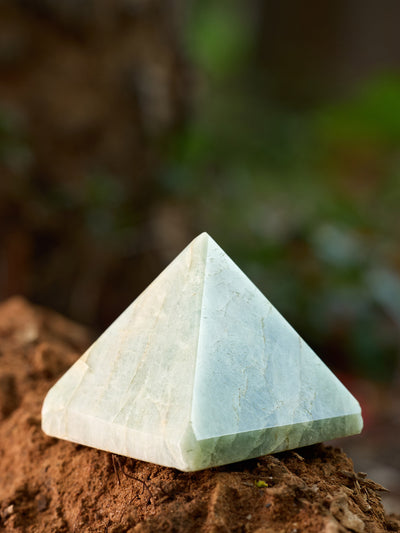 Semi-precious Gemstone - Aquamarine Pyramid