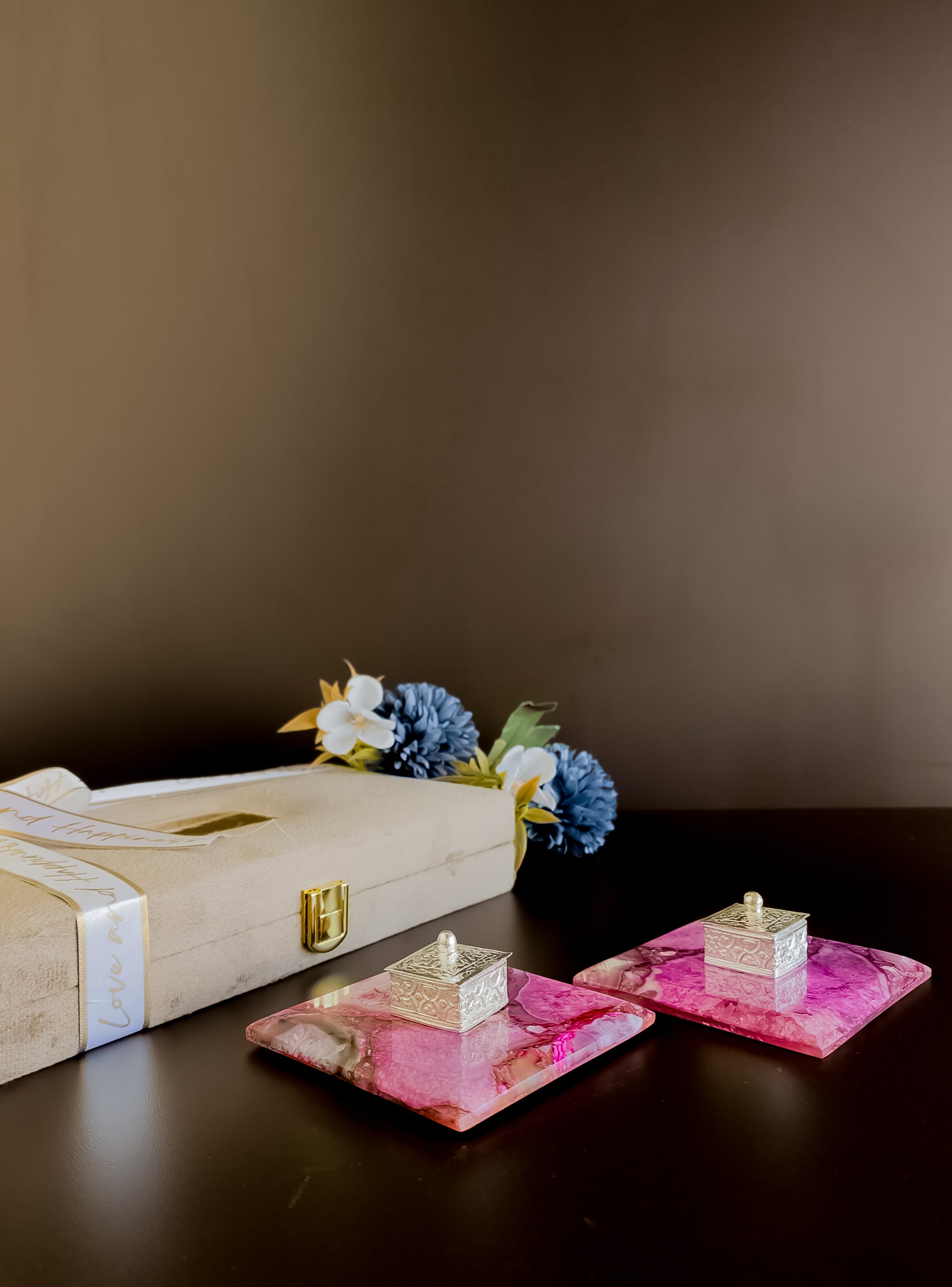 Pink Agate Kesar Elaichi Luxe Set