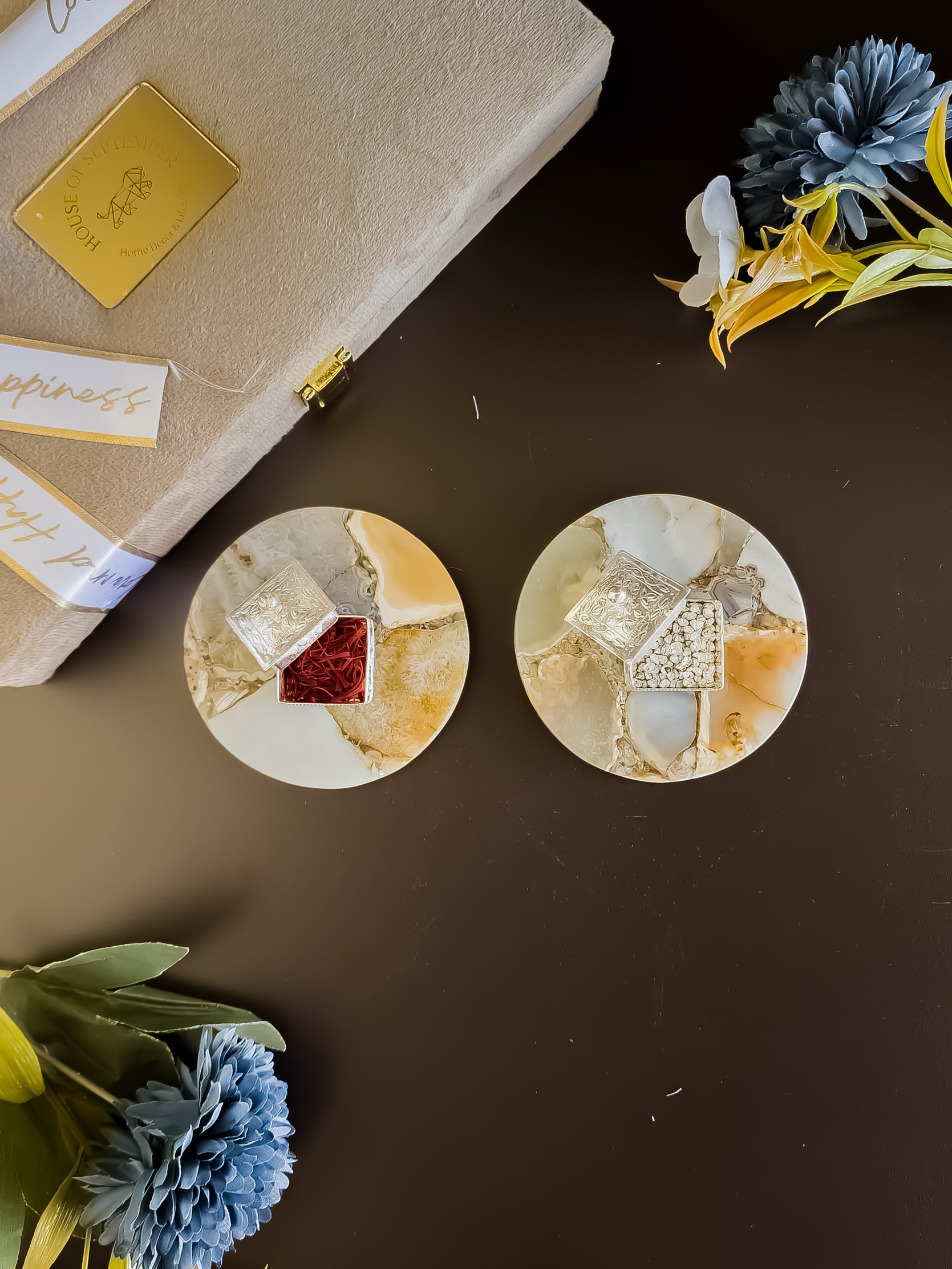 Natural Agate Kesar Elaichi Luxe Set ( Round )