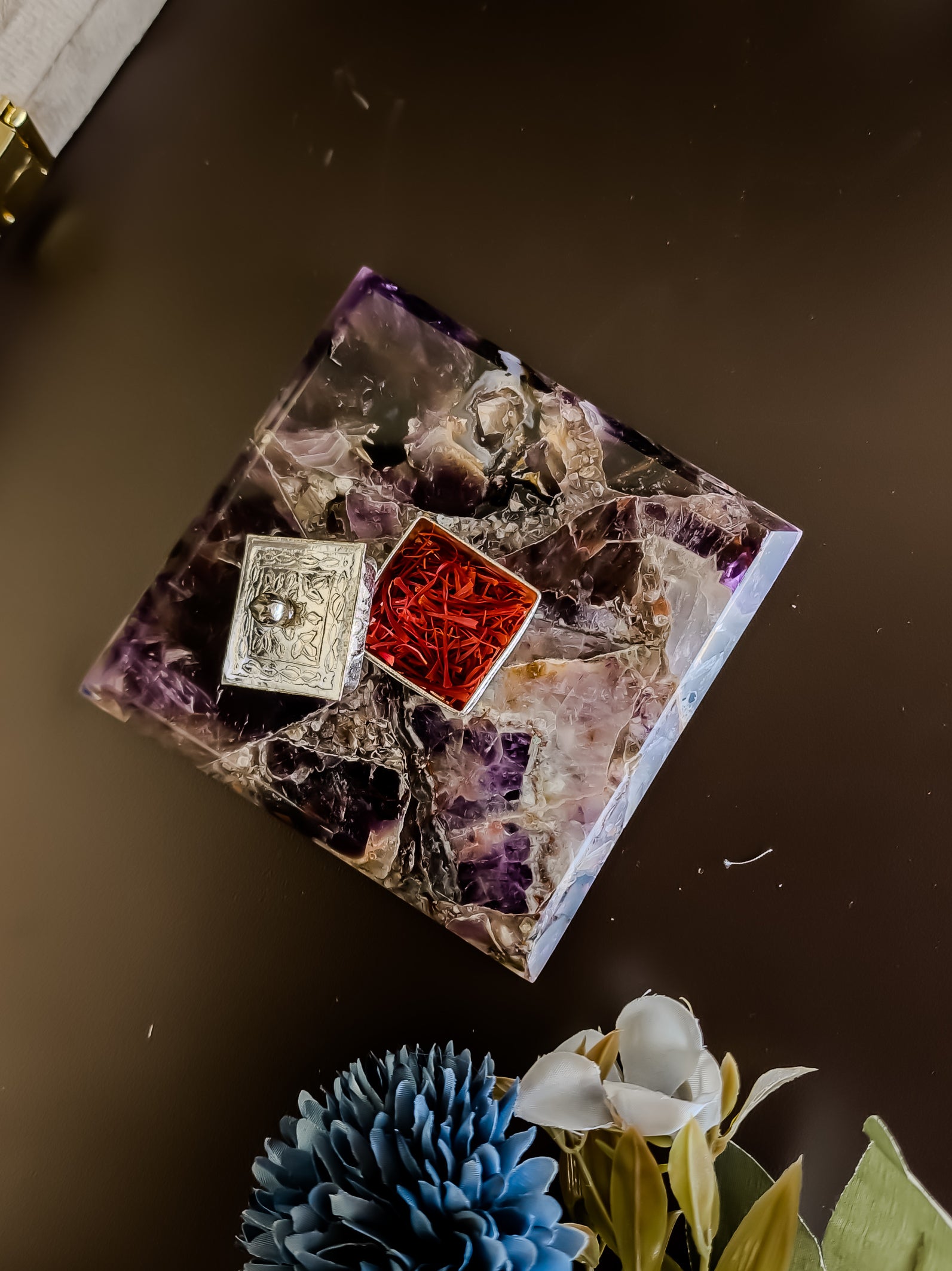 Amethyst Kesar Elaichi Luxe Set