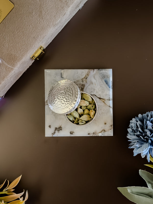 Natural Agate Square Gemstone Coaster With Silver Dibbi