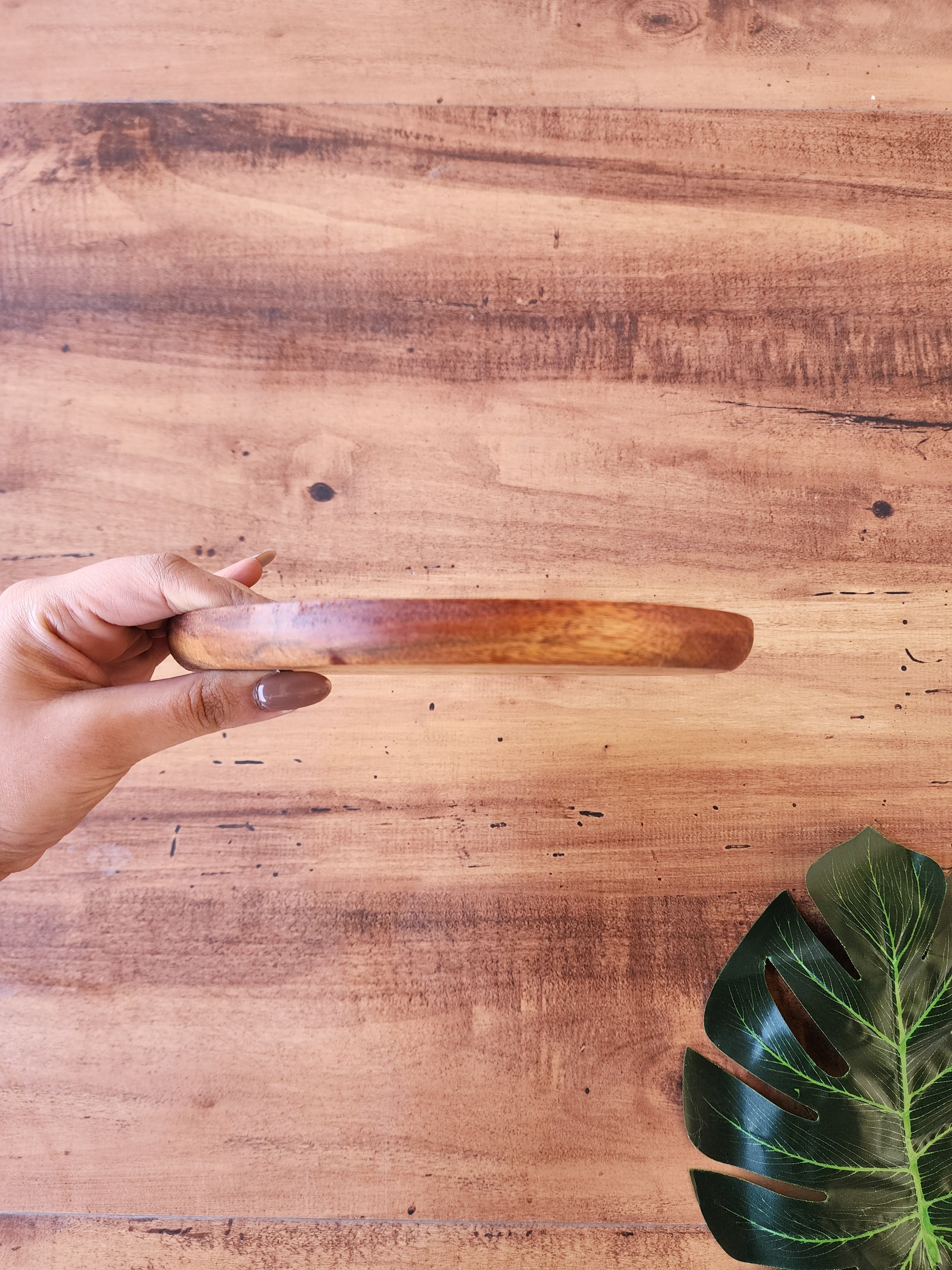 Round Wooden Plate - Acacia Serveware & Décor