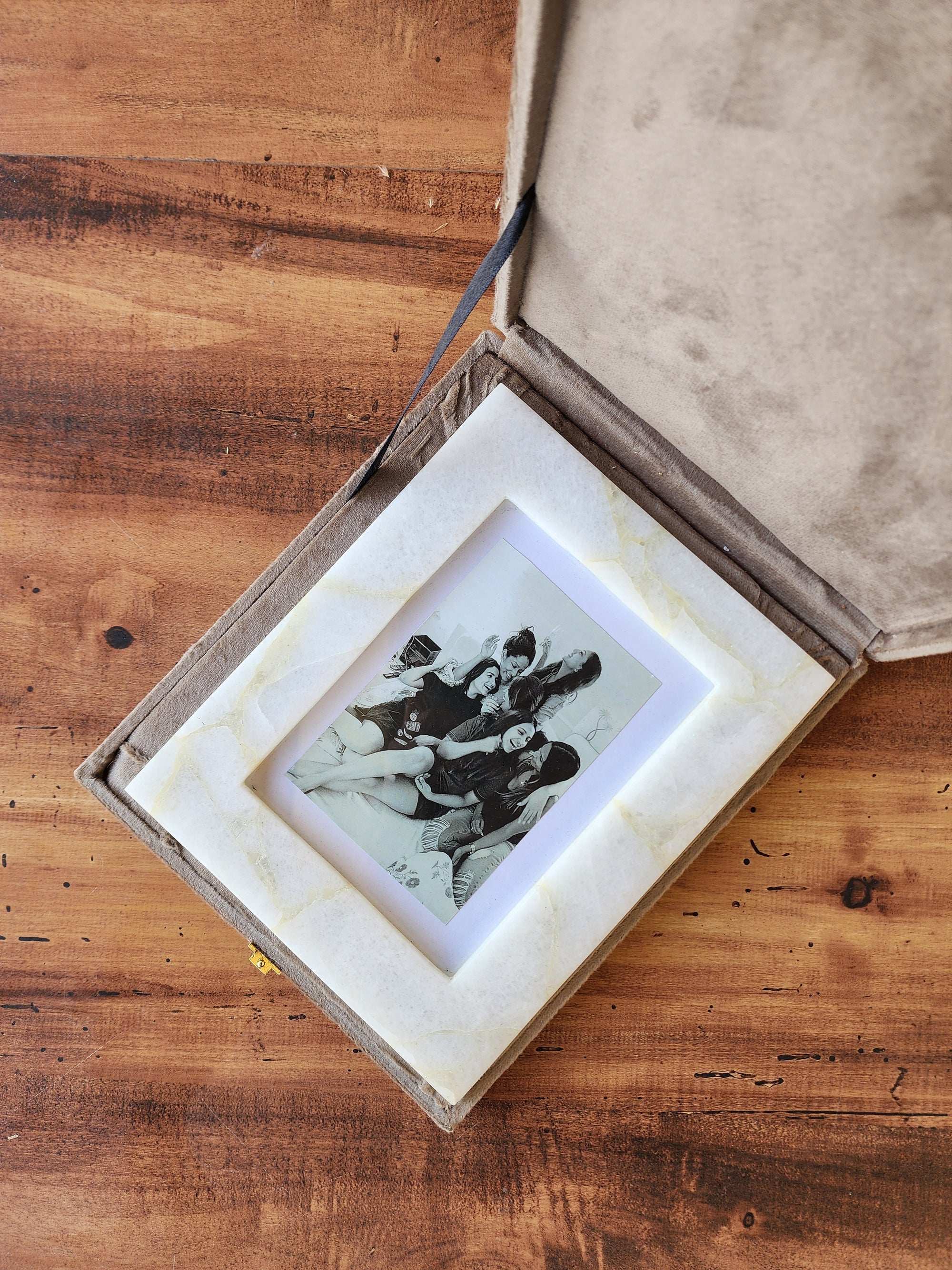Quartz Photo Frame