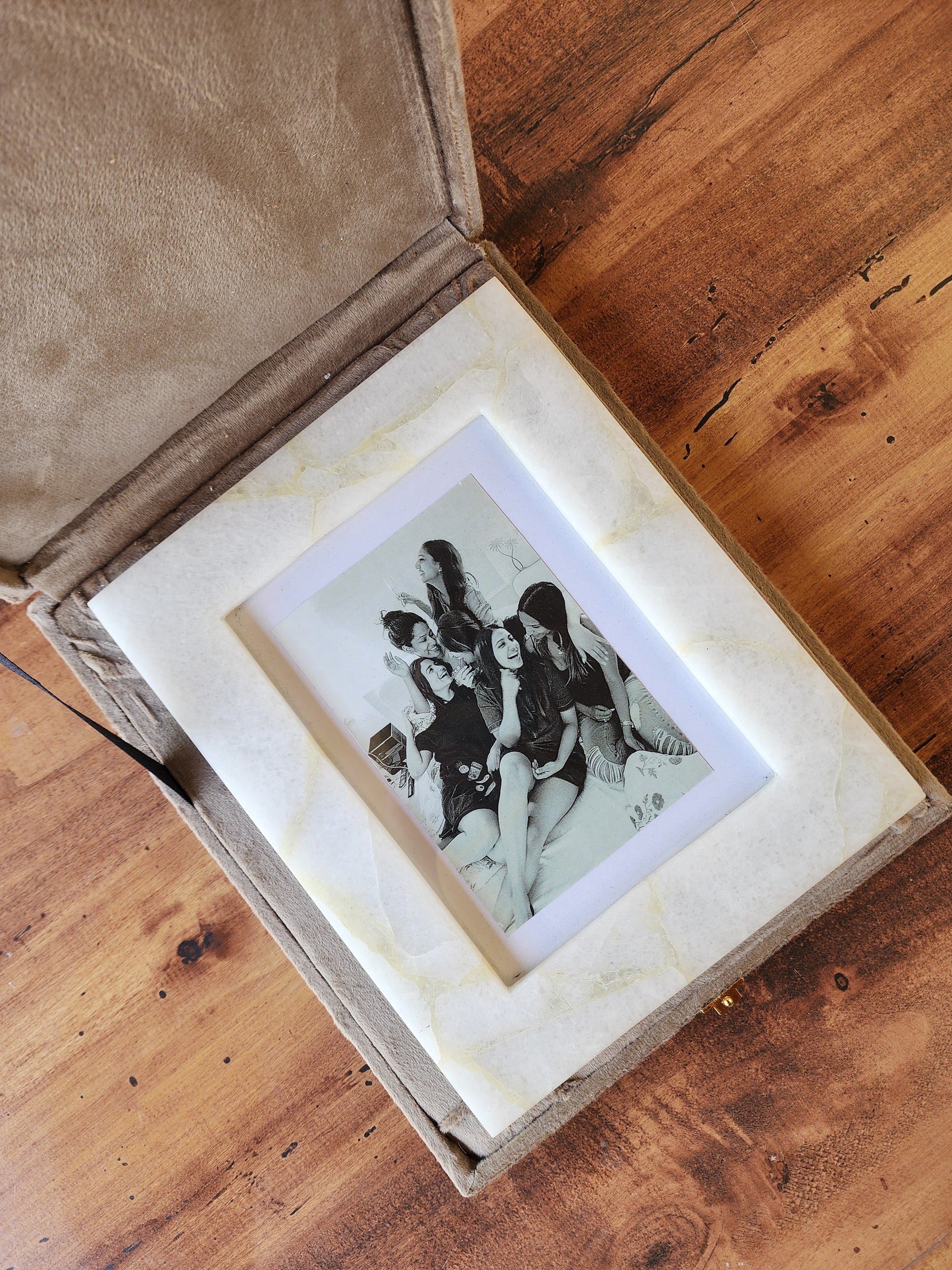 Quartz Photo Frame