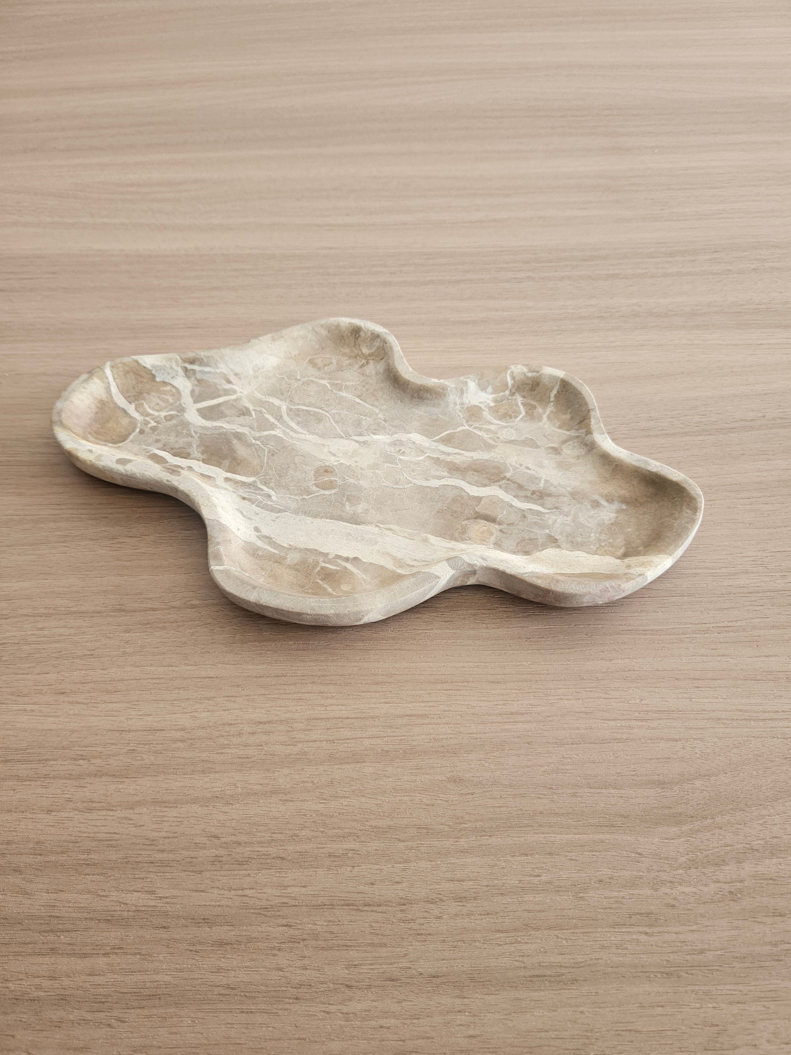 Halle symmetrical tray