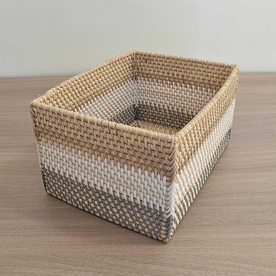AMINI ORGANIZER