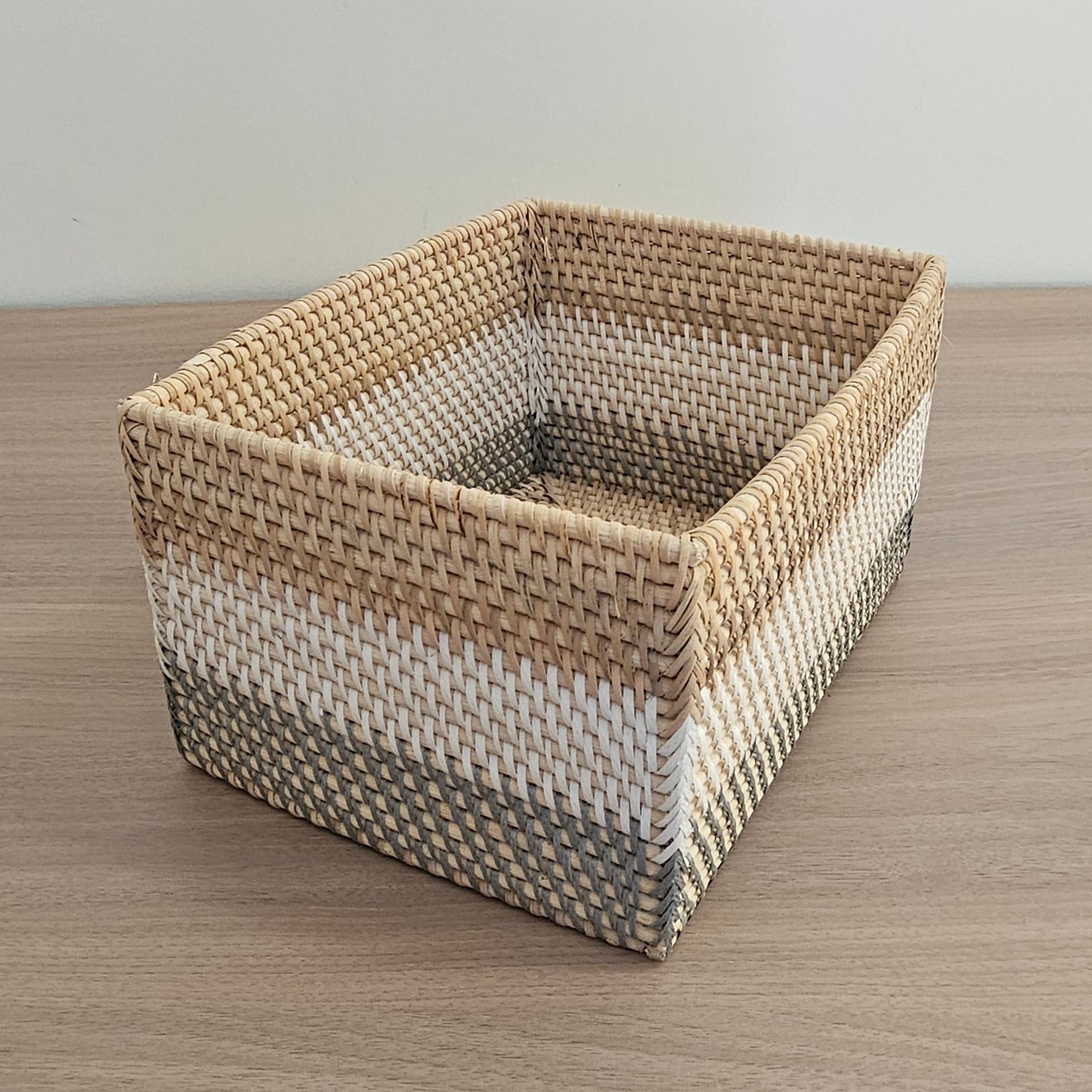 AMINI ORGANIZER