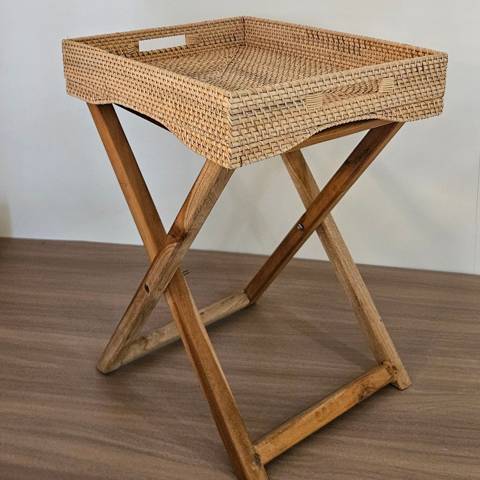 TRAY WITH WOODEN STAND